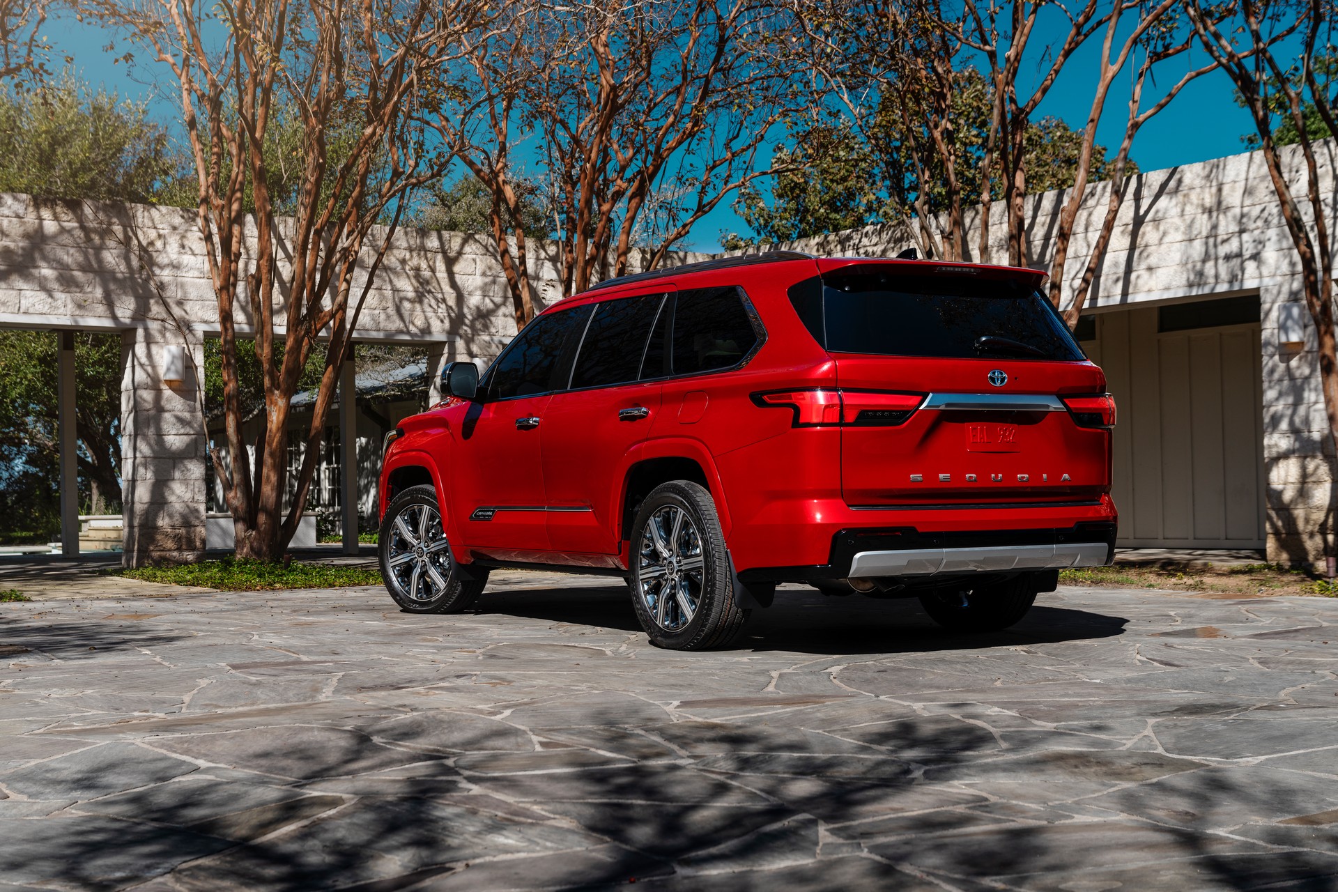 Toyota Sequoia 2023 ra mắt: Lột xác ấn tượng, quyết đấu Ford Expedition 2023-toyota-sequoia-3-1.jpg