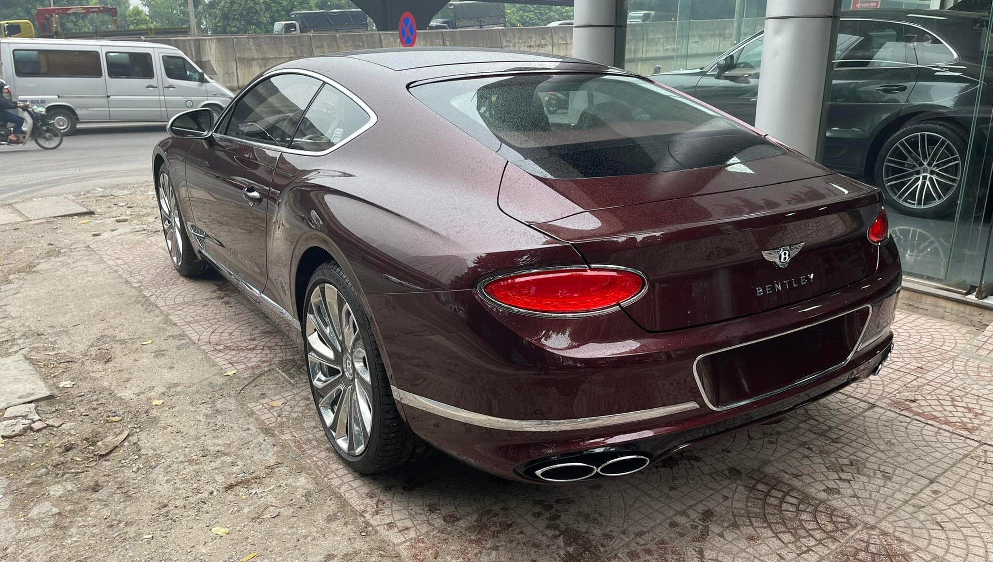 Cận cảnh Bentley Continental GT Mulliner 2021 đầu tiên Việt Nam 271705100-459416489016763-1822911284981867025-n.jpeg