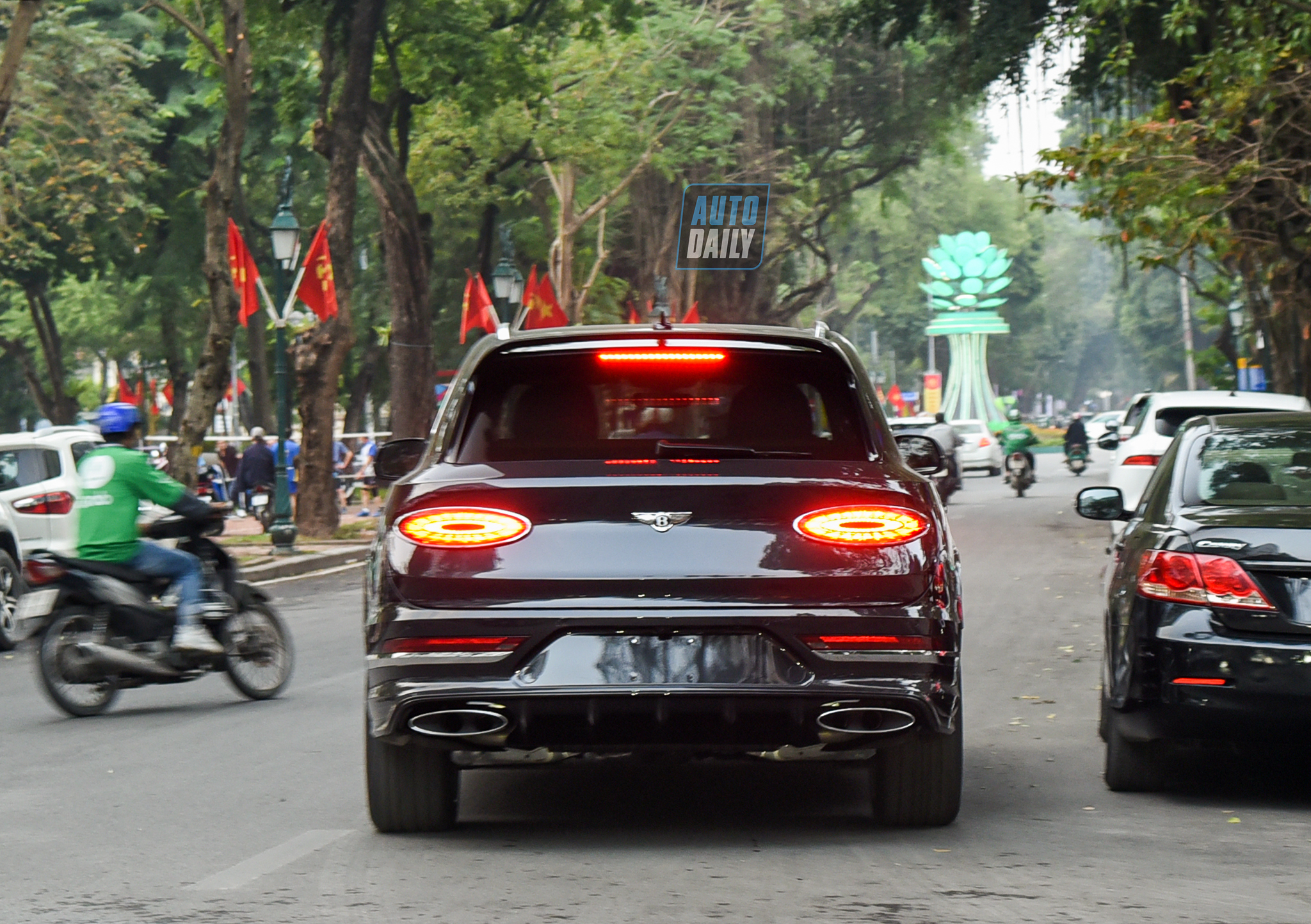 Siêu SUV Bentley Bentayga Speed 2021 đầu tiên về Việt Nam adt-9550-copy.jpg