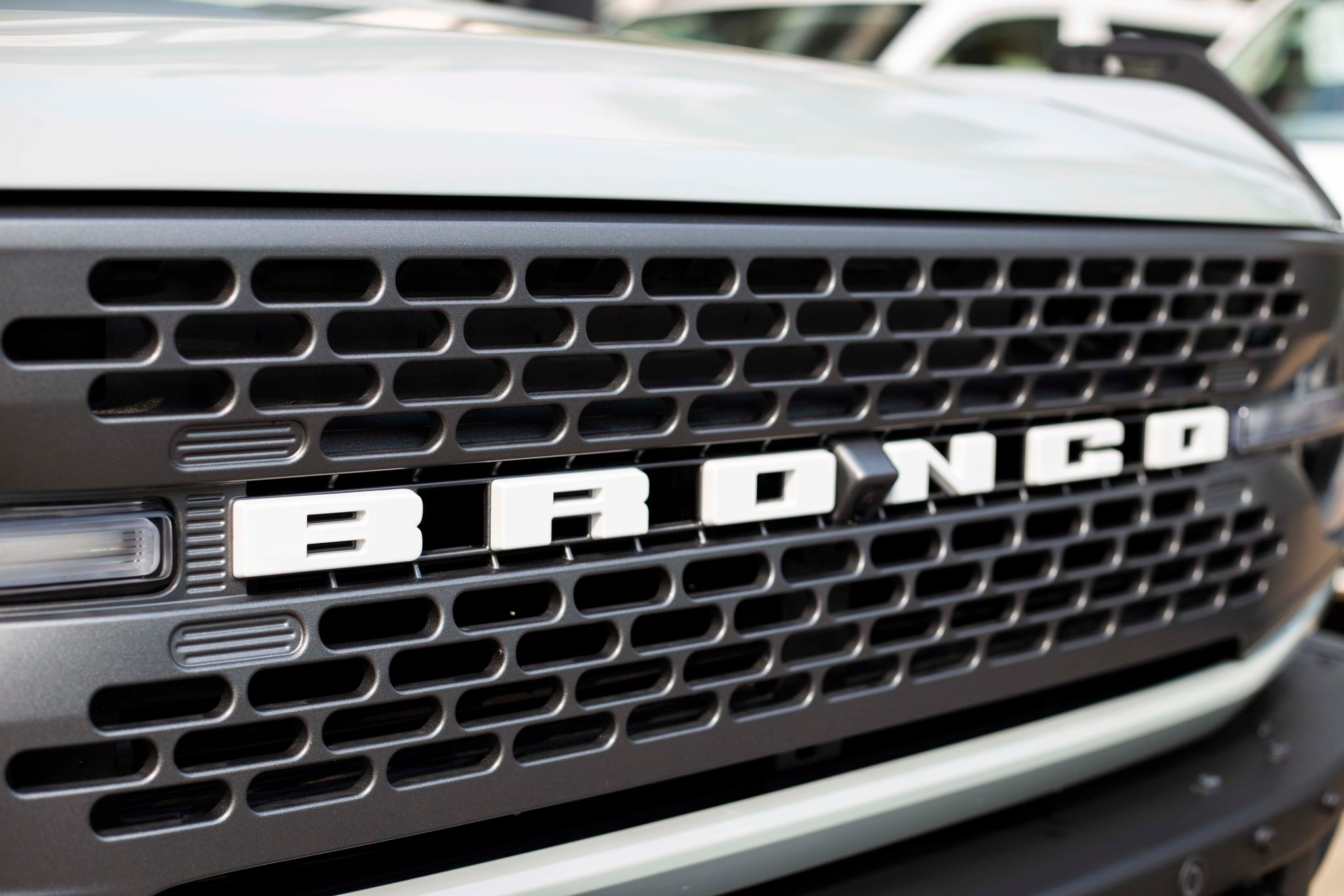 Ford Bronco 2021 xuất hiện tại Campuchia, chờ ngày về Việt Nam 272925091-2768117733496489-8573711398392185390-n.jpeg