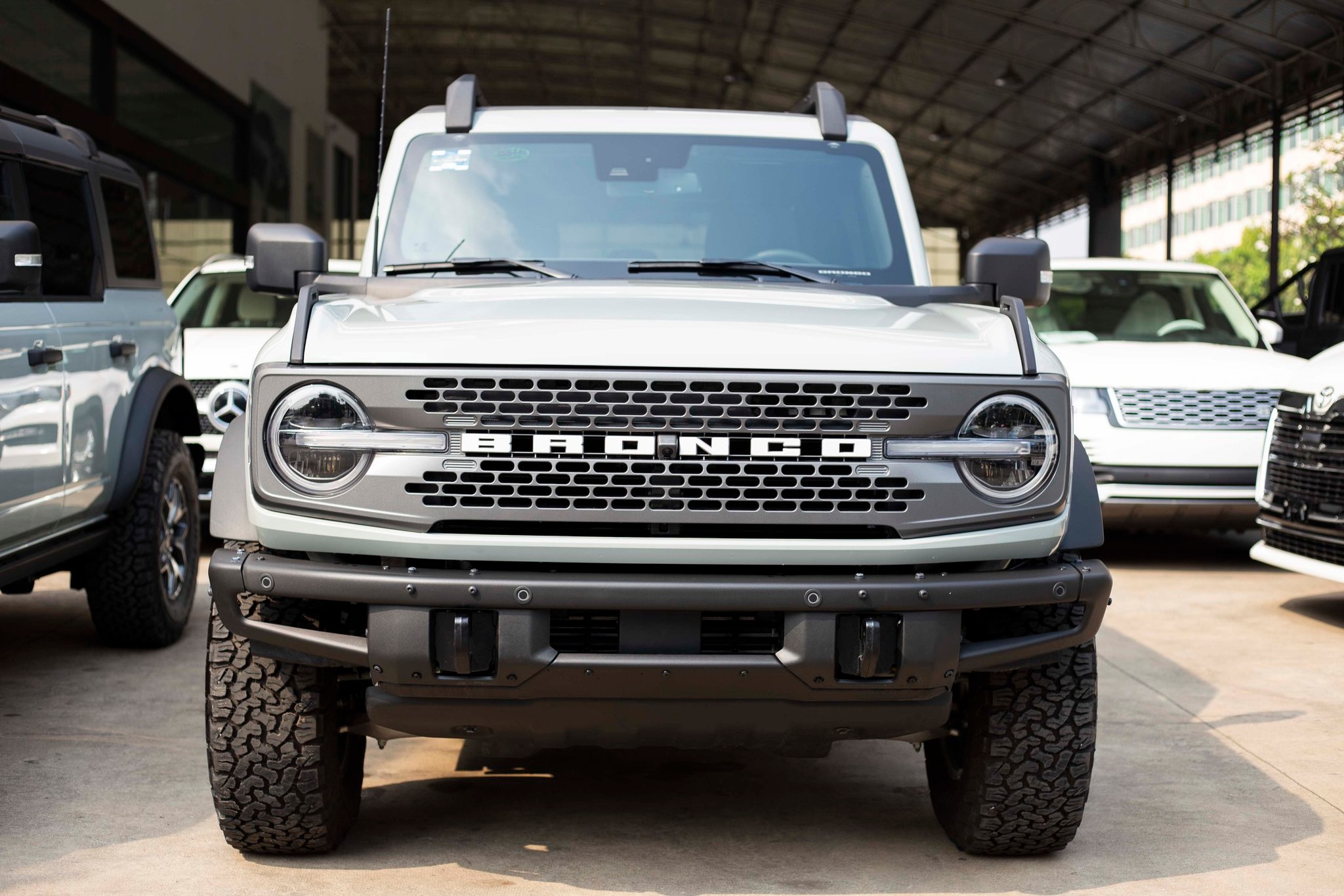 Ford Bronco 2021 xuất hiện tại Campuchia, chờ ngày về Việt Nam 272966759-2768117760163153-173334991467496670-n.jpeg