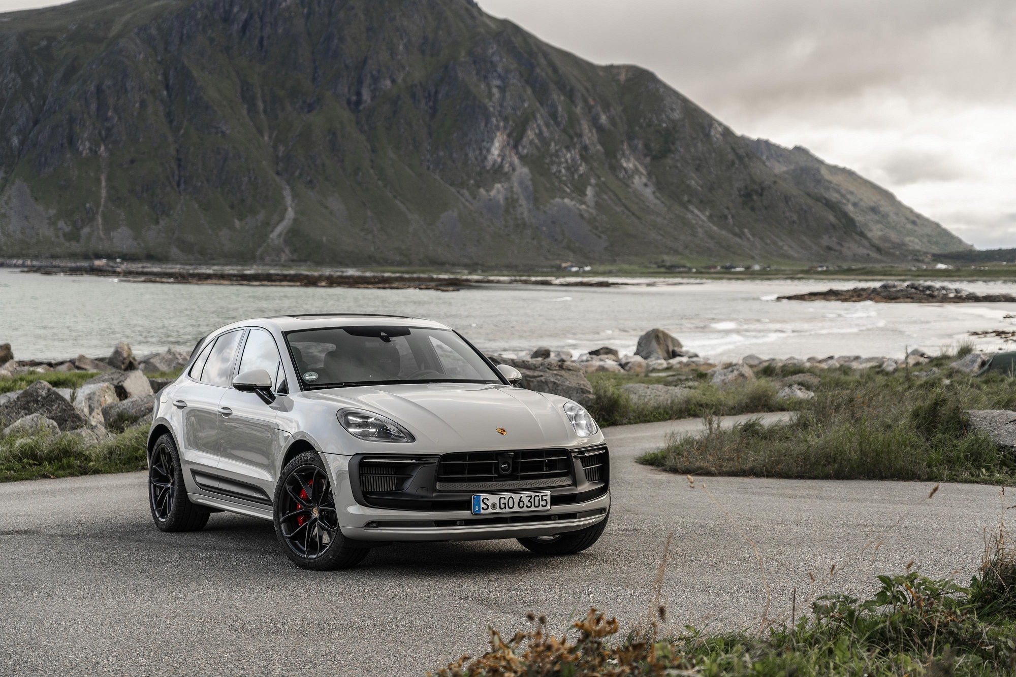 Macan - mẫu xe bán chạy nhất của Porsche trong năm 2021 Porsche Macan.jpg