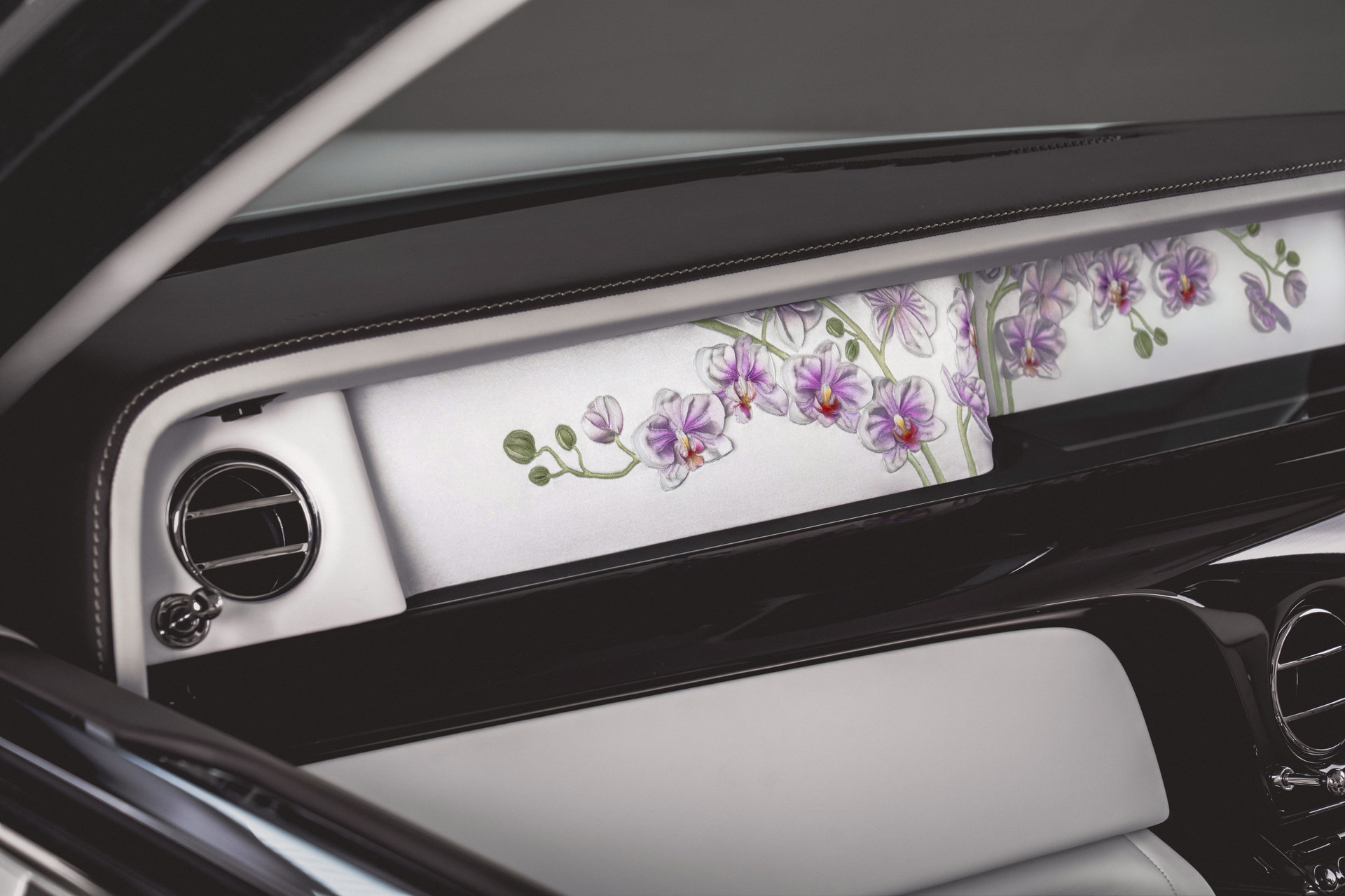Rolls-Royce Phantom Orchid phiên bản one-off dành cho đại gia thích chơi hoa lan rolls-royce-phantom-orchid-16.jpg