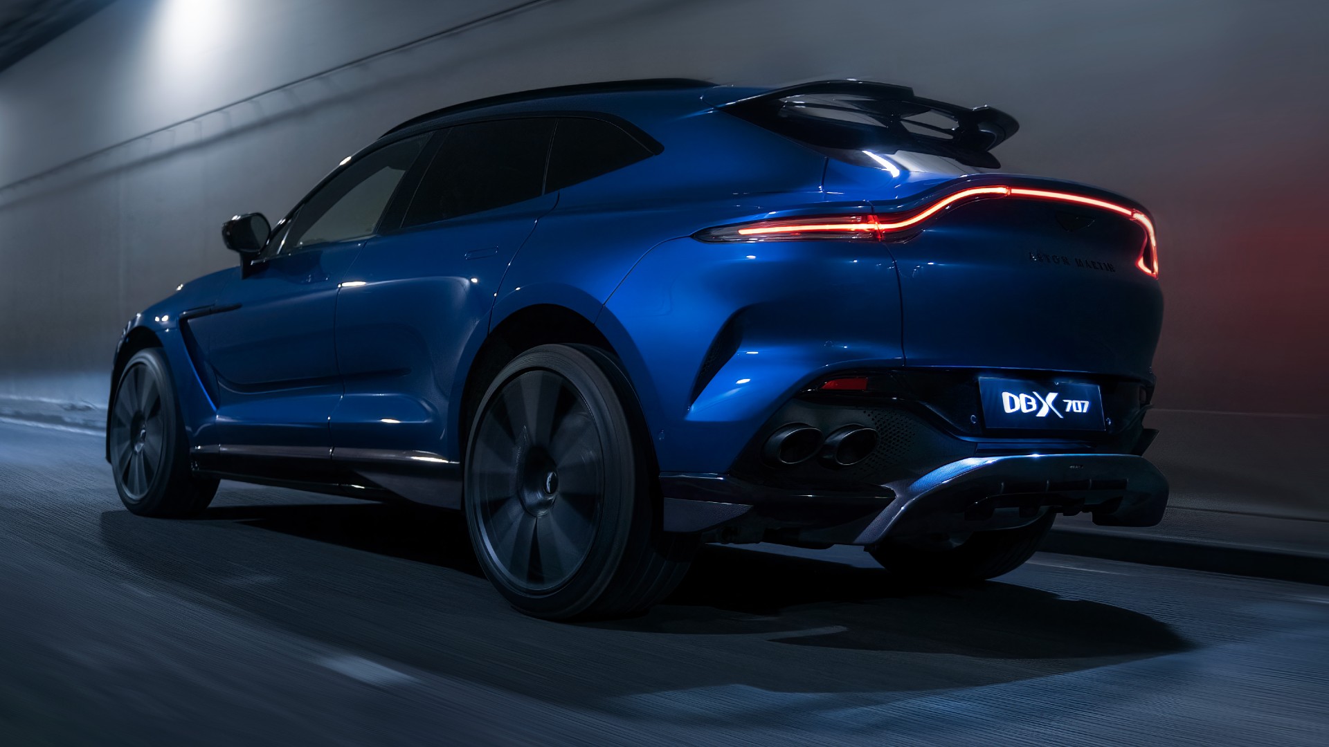 Aston Martin DBX707 2023 ra mắt: SUV hạng sang mạnh nhất thế giới, giá từ 232.000 USD 2023-aston-martin-dbx707-2-zoom.jpg
