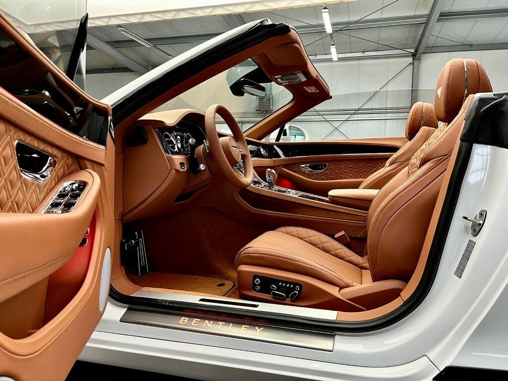 Bentley Continental GTC V8 2021 đầu tiên về Việt Nam, giá hơn 22 tỷ 20211227105611-0b56-wm.jpeg