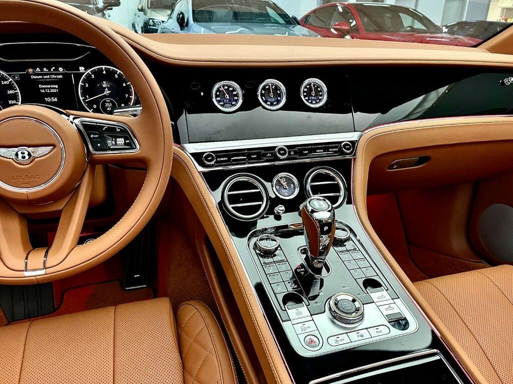 Bentley Continental GTC V8 2021 đầu tiên về Việt Nam, giá hơn 22 tỷ 20211227105611-e581-wm.jpeg