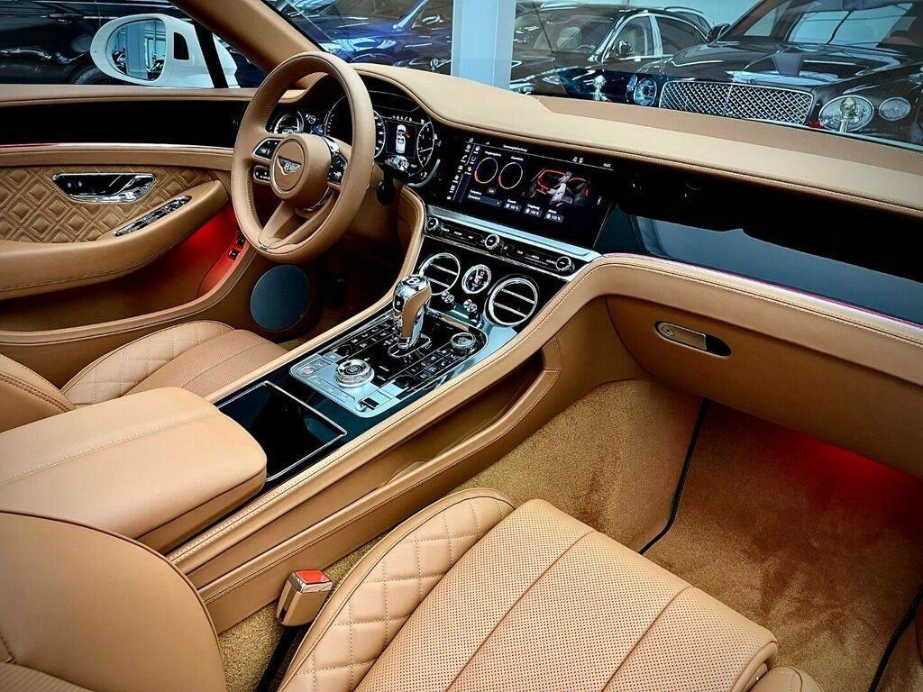 Bentley Continental GTC V8 2021 đầu tiên về Việt Nam, giá hơn 22 tỷ 20211227105612-5c9a-wm.jpeg