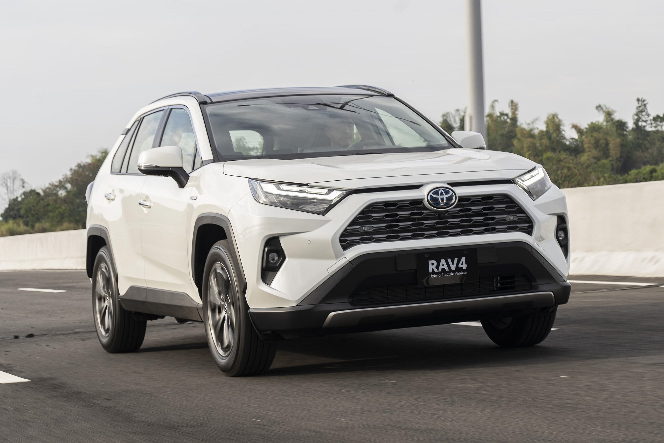 Toyota RAV4 2022 ra mắt tại Philippines, giá quy đổi từ 957 triệu đồng toyota-rav4.jpg