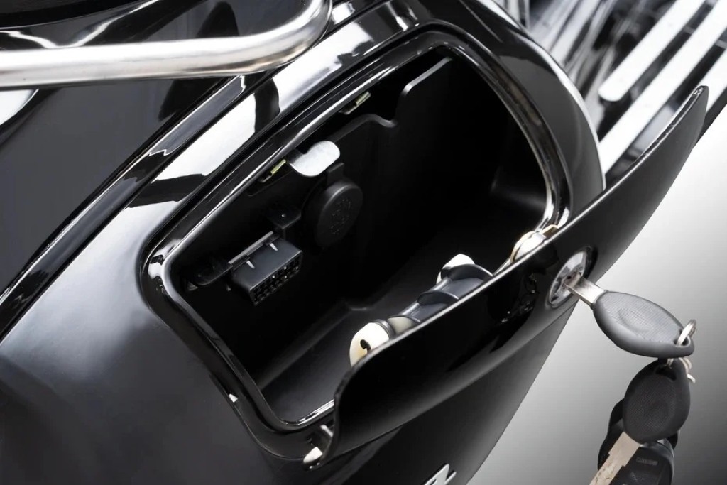 Xe điện One Moto Electa có kiểu dáng tương tự Vespa và Lambretta cổ điển One Moto Electa (6).jpg