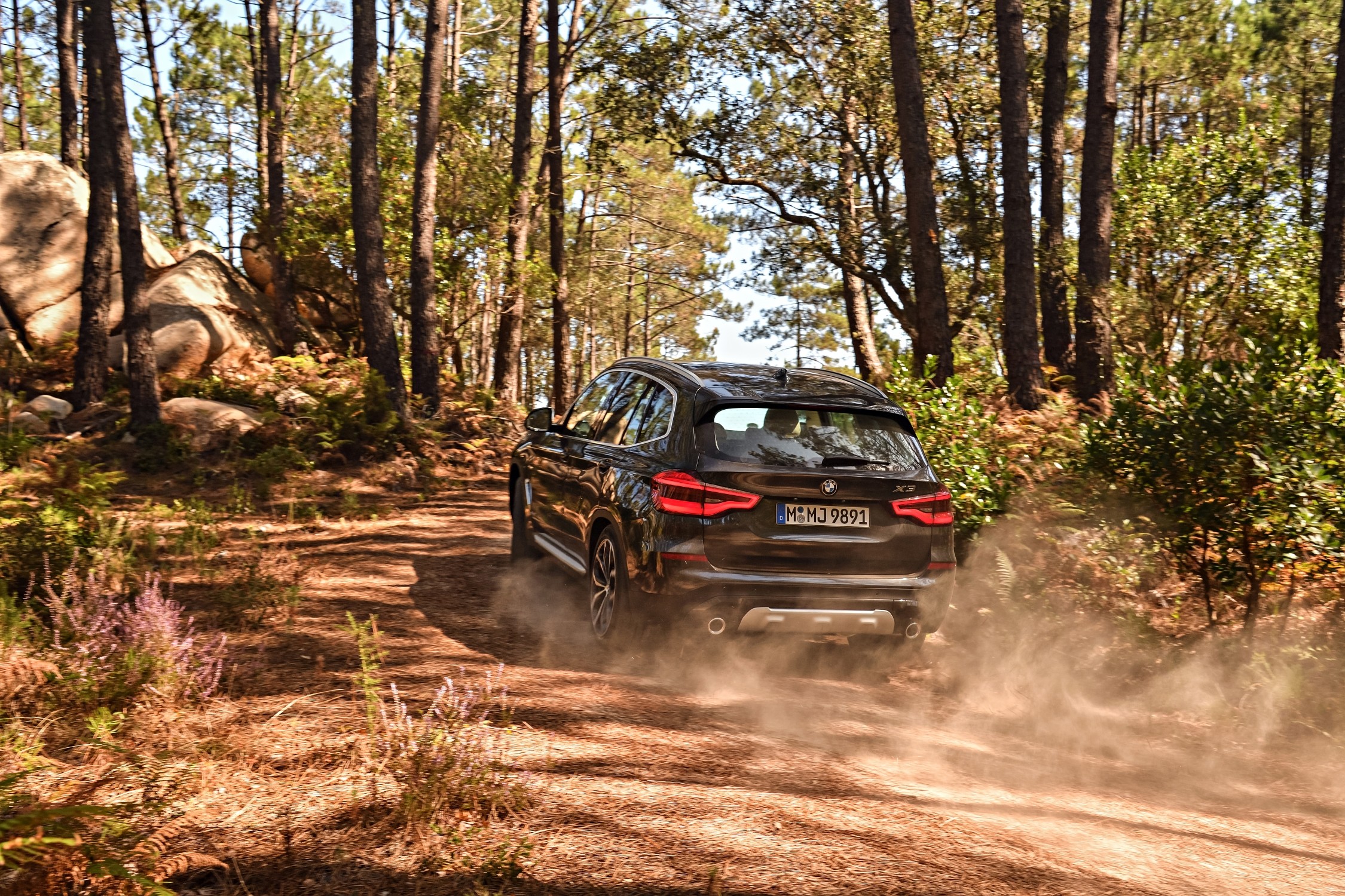 BMW X3: Lựa chọn hoàn hảo cho khách hàng lần đầu trải nghiệm xe gầm cao hạng sang bmw-x3-03.jpg