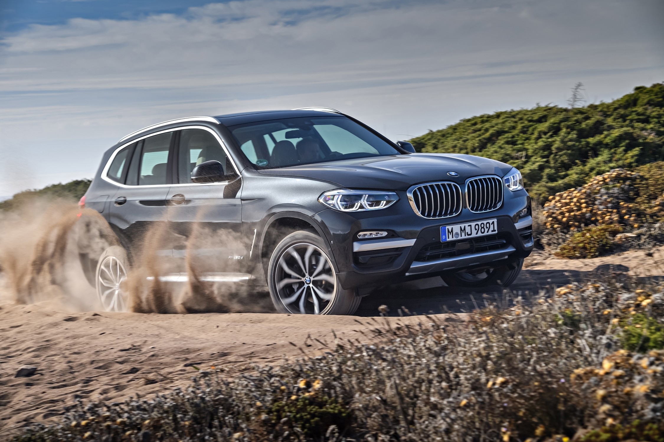 BMW X3: Lựa chọn hoàn hảo cho khách hàng lần đầu trải nghiệm xe gầm cao hạng sang bmw-x3-04.jpg