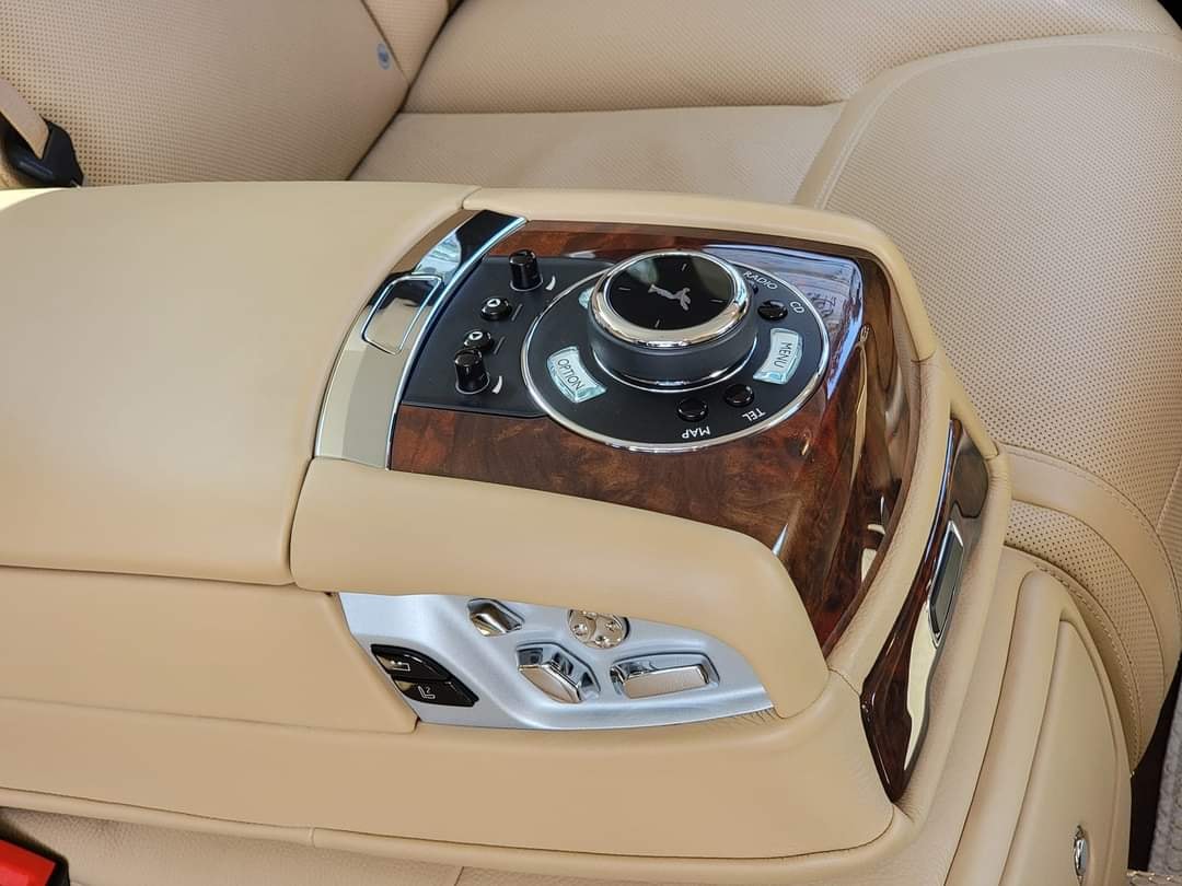 Rolls-Royce Ghost 2015 mua chính hãng, bán lại giá gần 20 tỷ đồng 274522265-4436103516490770-4386191355309114886-n.jpeg