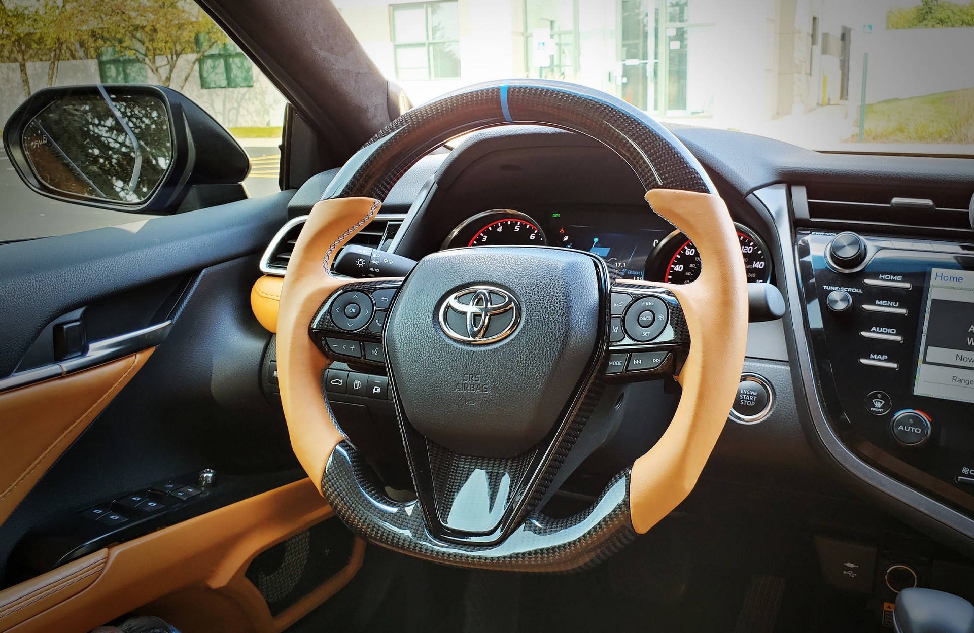 Toyota Camry độ hết hơn 100.000 USD, từng bày tại SEMA được bán lại giá 'mềm' 2018-toyota-camry-43.jpeg