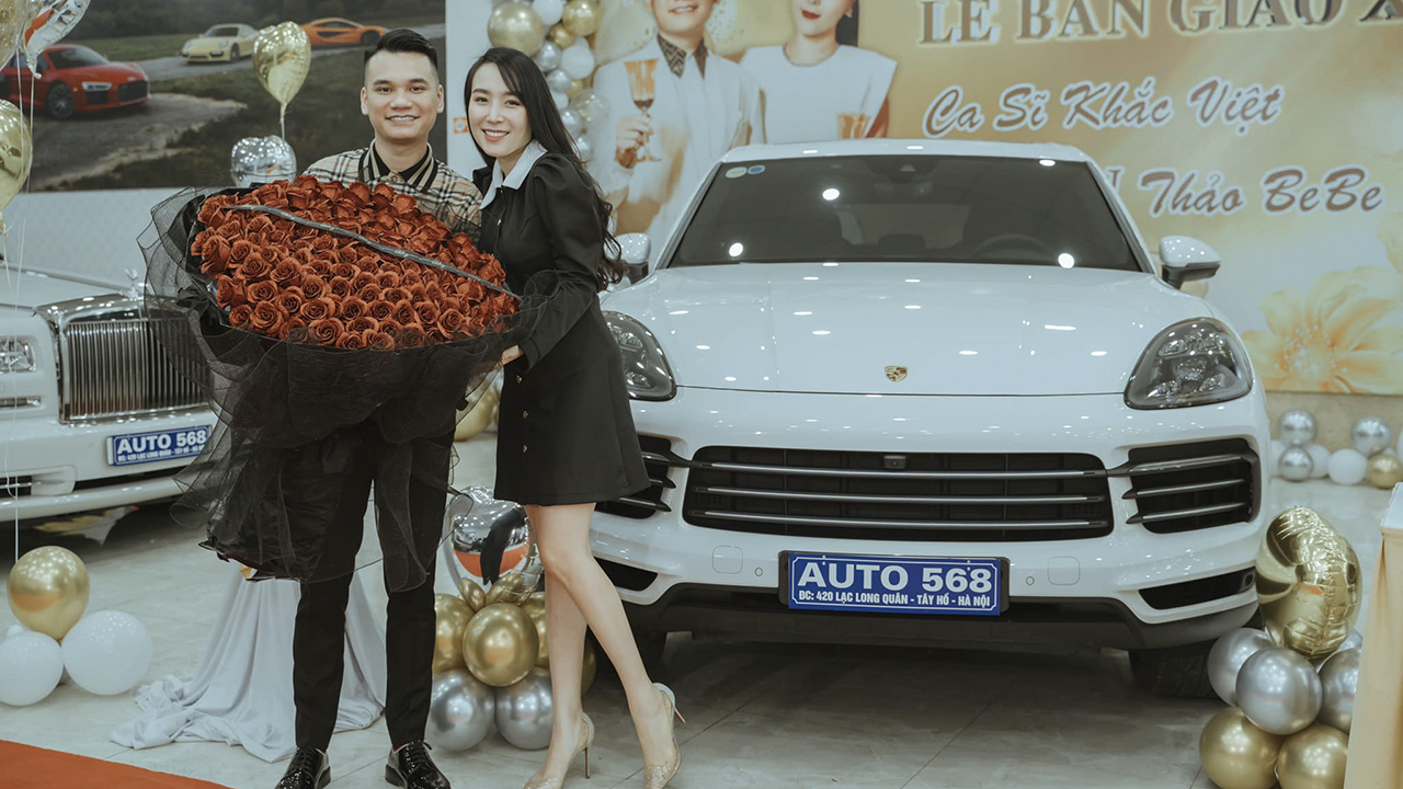 Ca sĩ Khắc Việt tặng vợ Porsche Cayenne hơn 6 tỷ nhân ngày 8/3