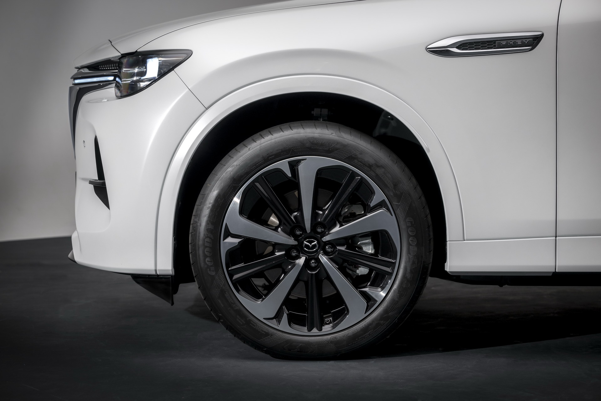Mazda CX-60 2023 chính thức ra mắt, bản PHEV tiêu thụ 1,5 lít/100 km 2022-mazda-cx-60-a68.jpeg