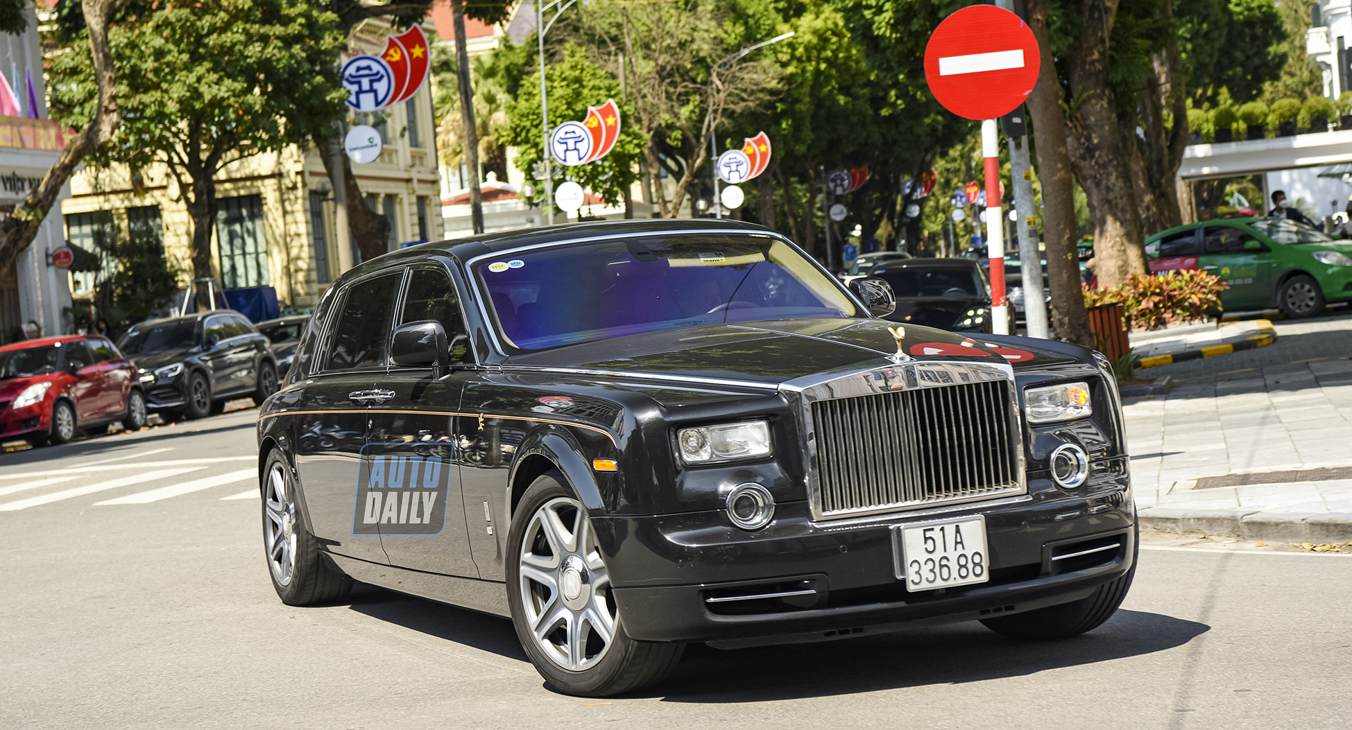 Rolls-Royce Phantom Rồng của 'Bầu' Kiên tái xuất, tròn 10 năm về Việt Nam