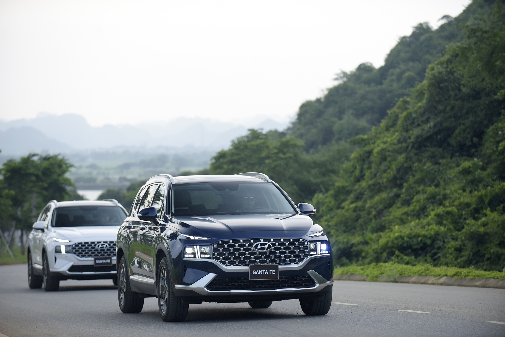 Tháng 2/2022: Hơn 4.100 xe Hyundai được giao đến tay người dùng hyundai-santa-fe-2.JPG