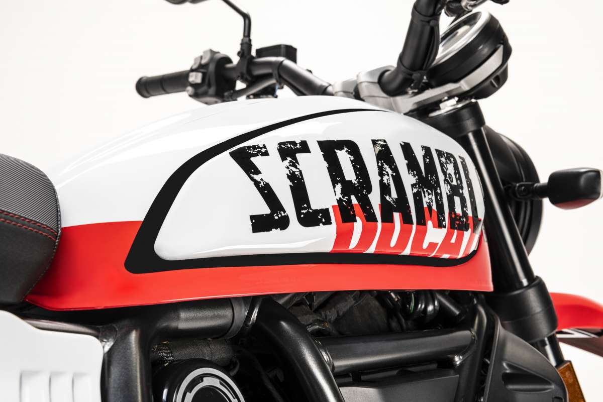 Ducati Scrambler Urban Motard 2022 – Chiếc Scrambler lai phong cách Motard Ducati Scrambler Urban Motard 2022 (1).jpg