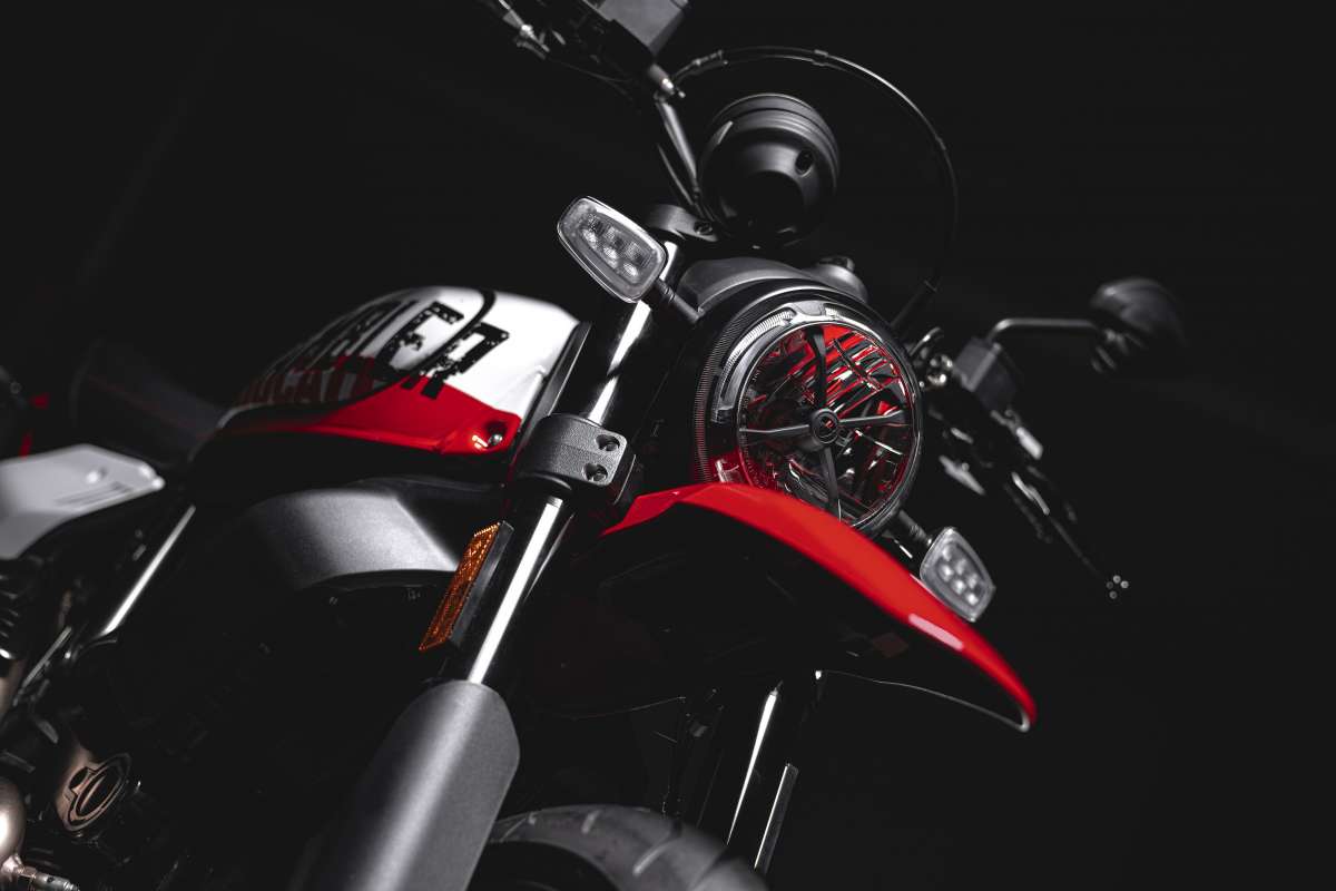 Ducati Scrambler Urban Motard 2022 – Chiếc Scrambler lai phong cách Motard Ducati Scrambler Urban Motard 2022 (15).jpg