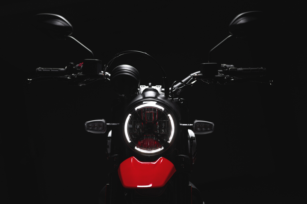 Ducati Scrambler Urban Motard 2022 – Chiếc Scrambler lai phong cách Motard Ducati Scrambler Urban Motard 2022 (3).jpg
