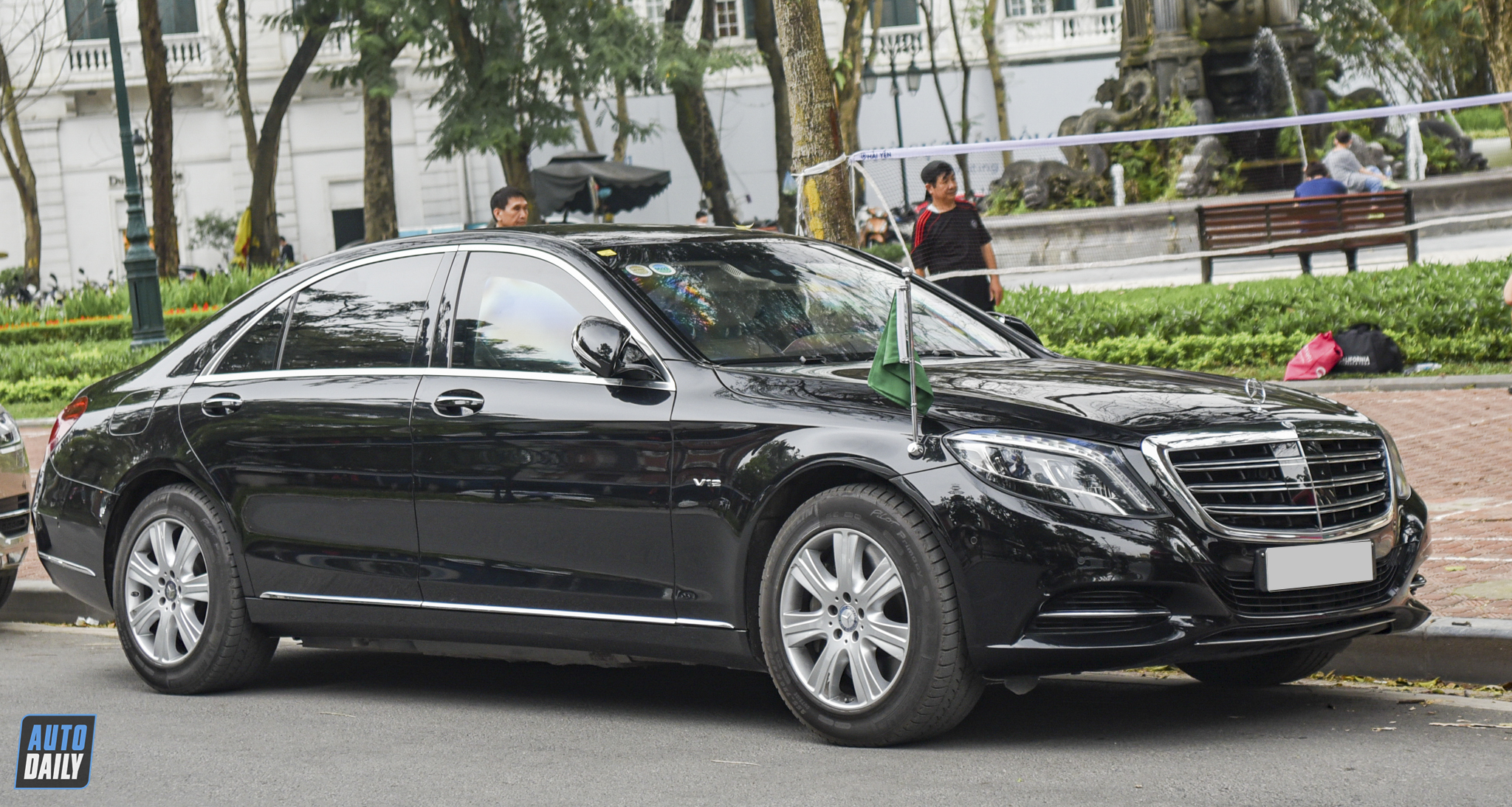 Mercedes-Benz S600 Guard - Sedan hạng sang chống đạn độc nhất Việt Nam