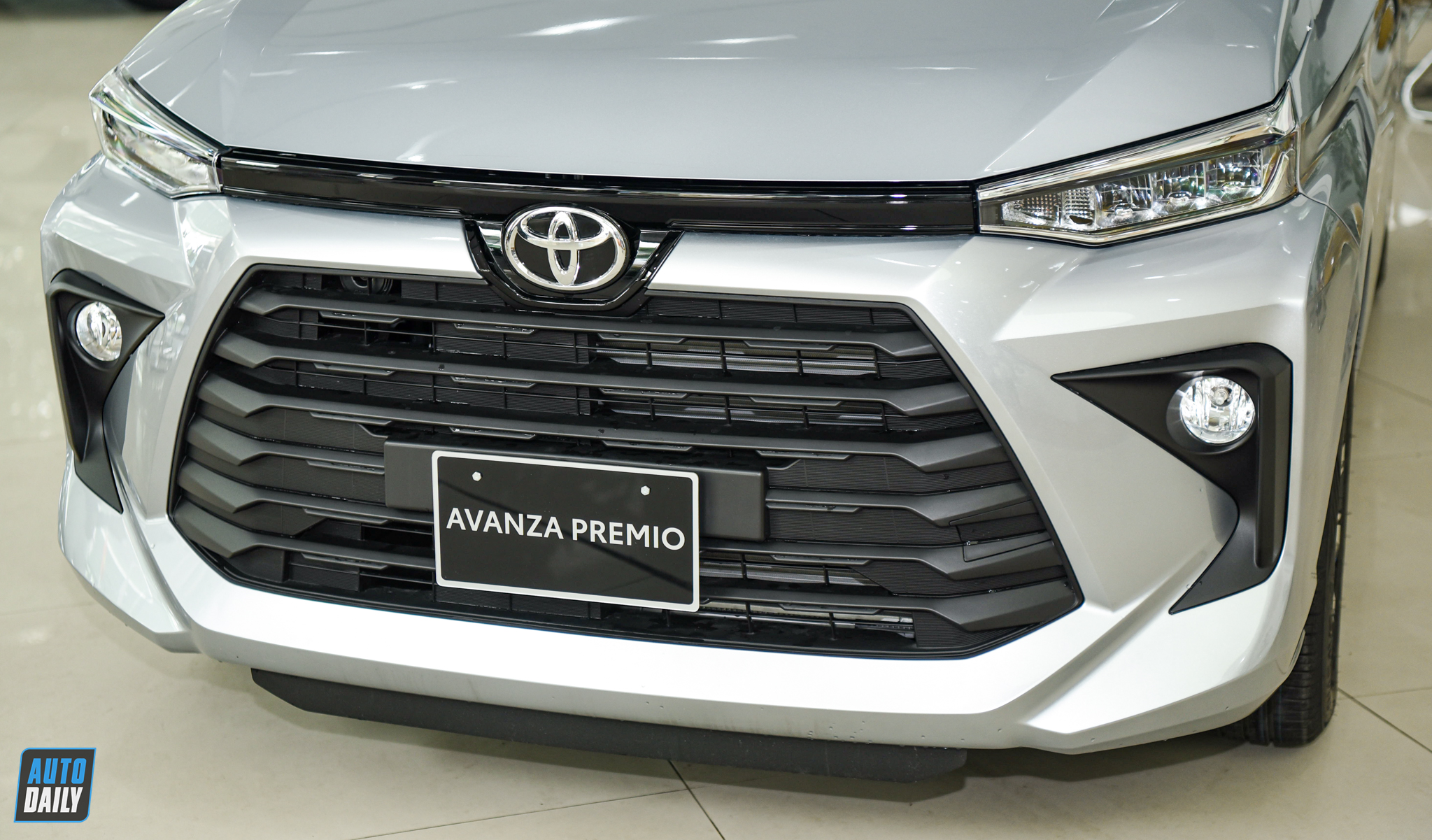 Cận cảnh Toyota Avanza Premio 2022 giá 588 triệu tại đại lý adt-4910.jpg