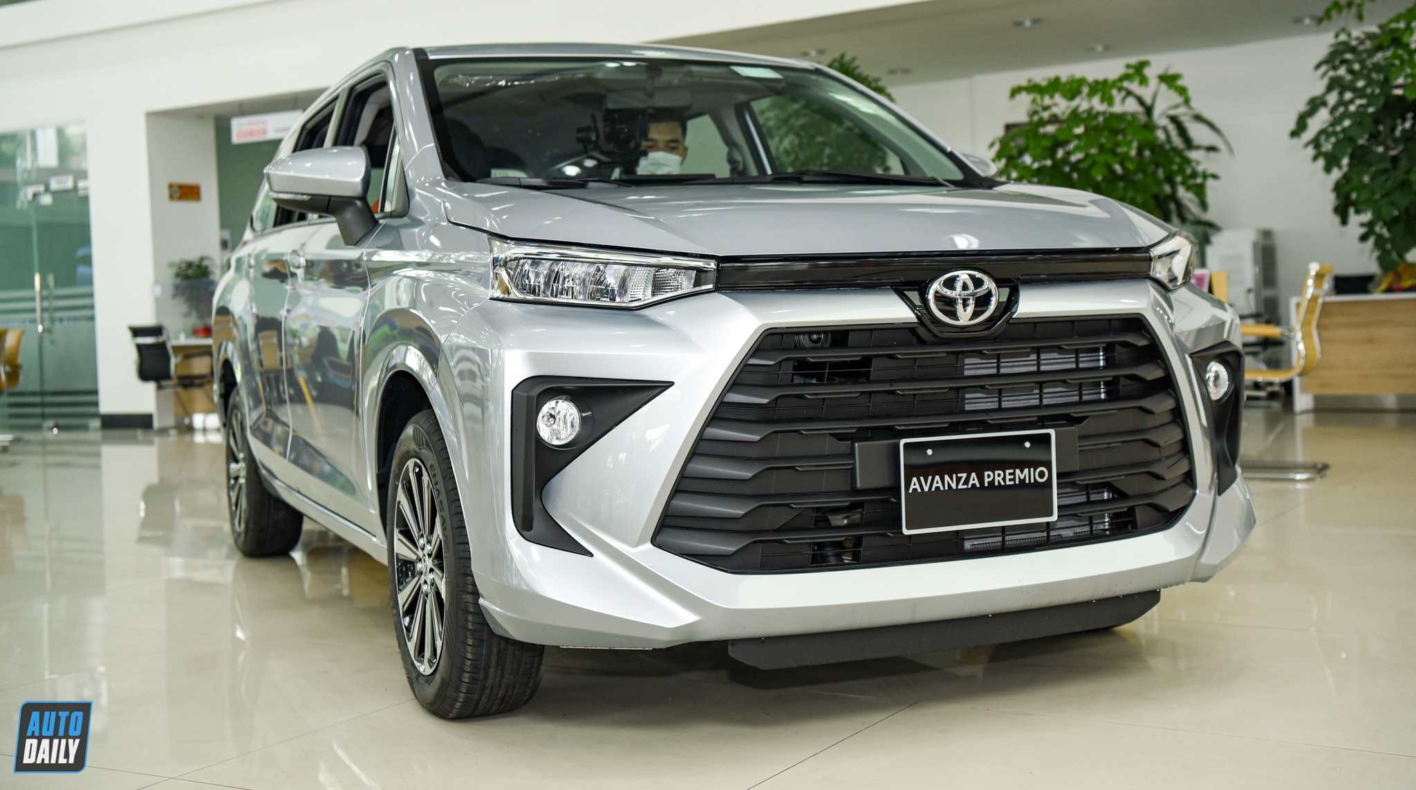 Cận cảnh Toyota Avanza Premio 2022 giá 588 triệu tại đại lý adt-4917.jpg