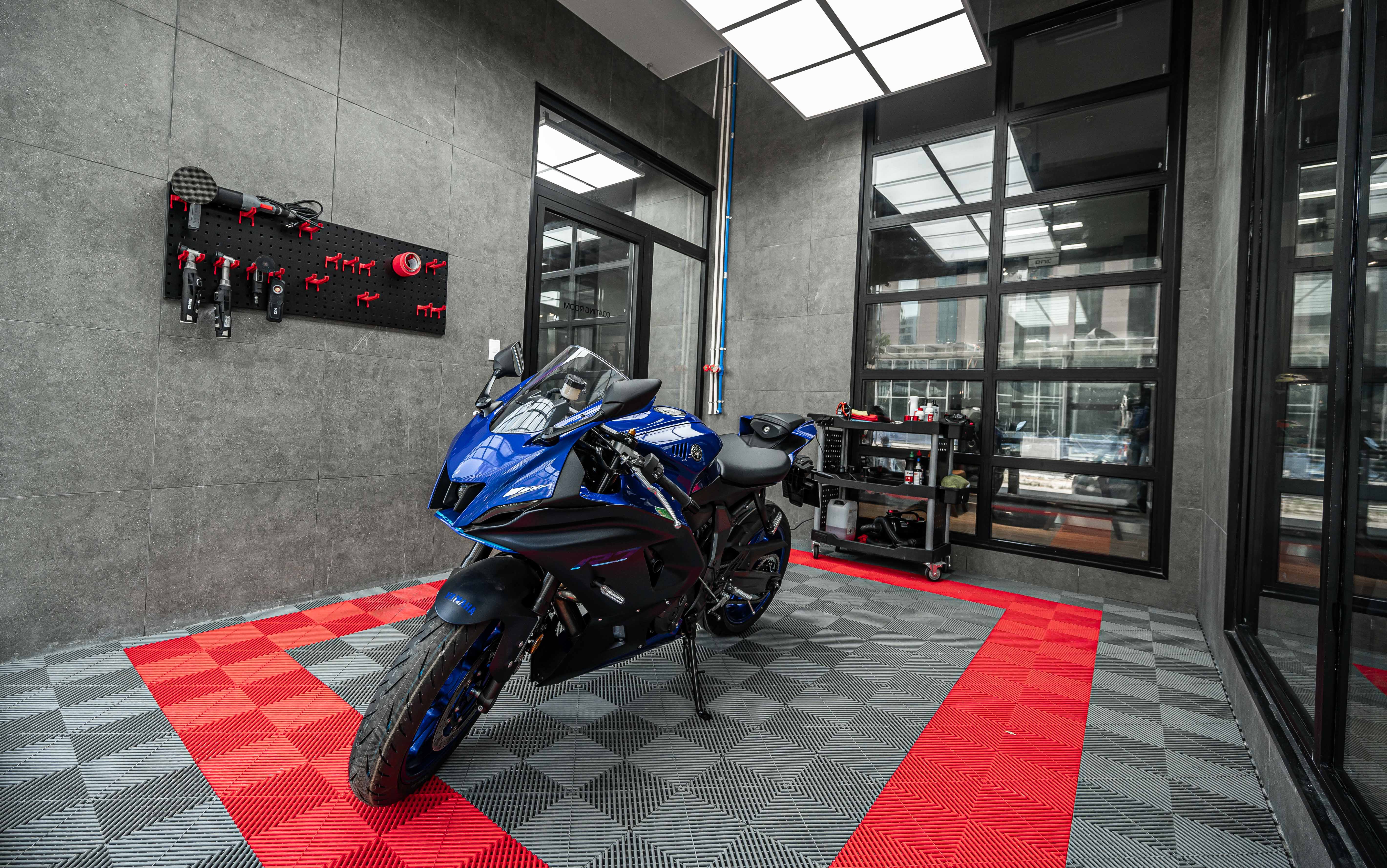 Showroom xe mô tô Yamaha hiện đại nhất miền Nam chính thức khai trương Showroom Revzone Yamaha Motor Sài Gòn (8).jpg