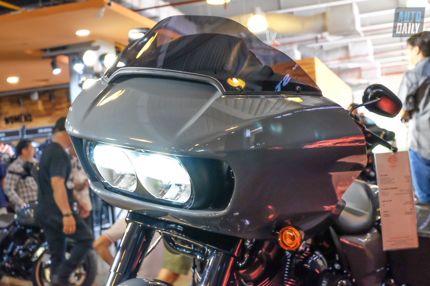 Harley-Davidson%20Road%20Glide%20ST%202022%20(1).jpg