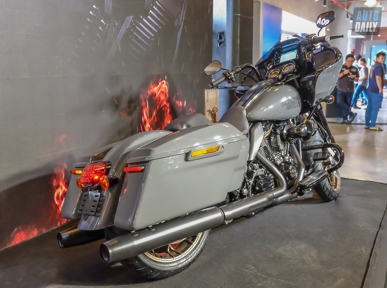 Harley-Davidson%20Road%20Glide%20ST%202022%20(8).jpg