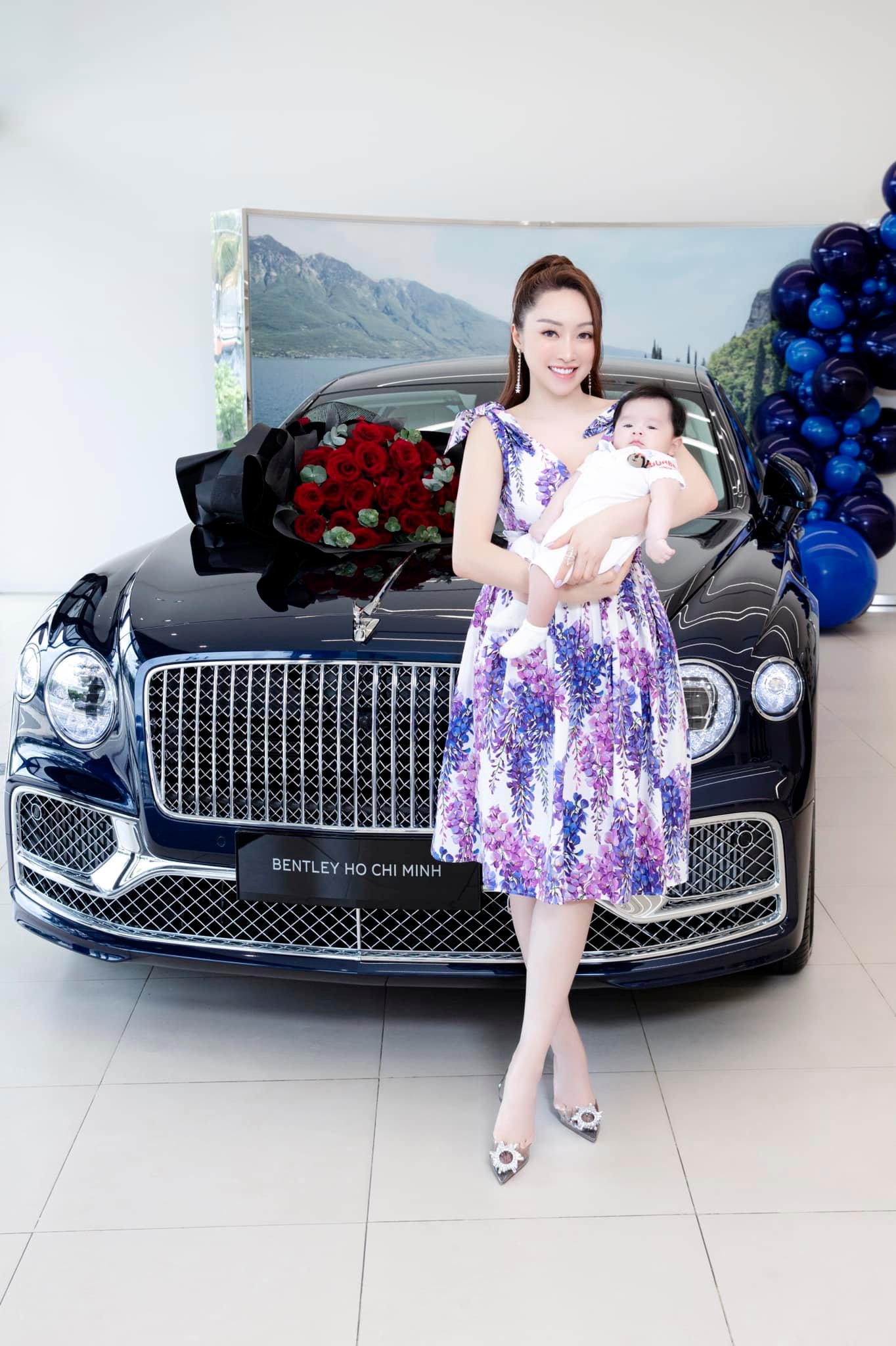 Diễn viên Chi Bảo tậu Bentley Flying Spur V8 tặng vợ bentley.jpg