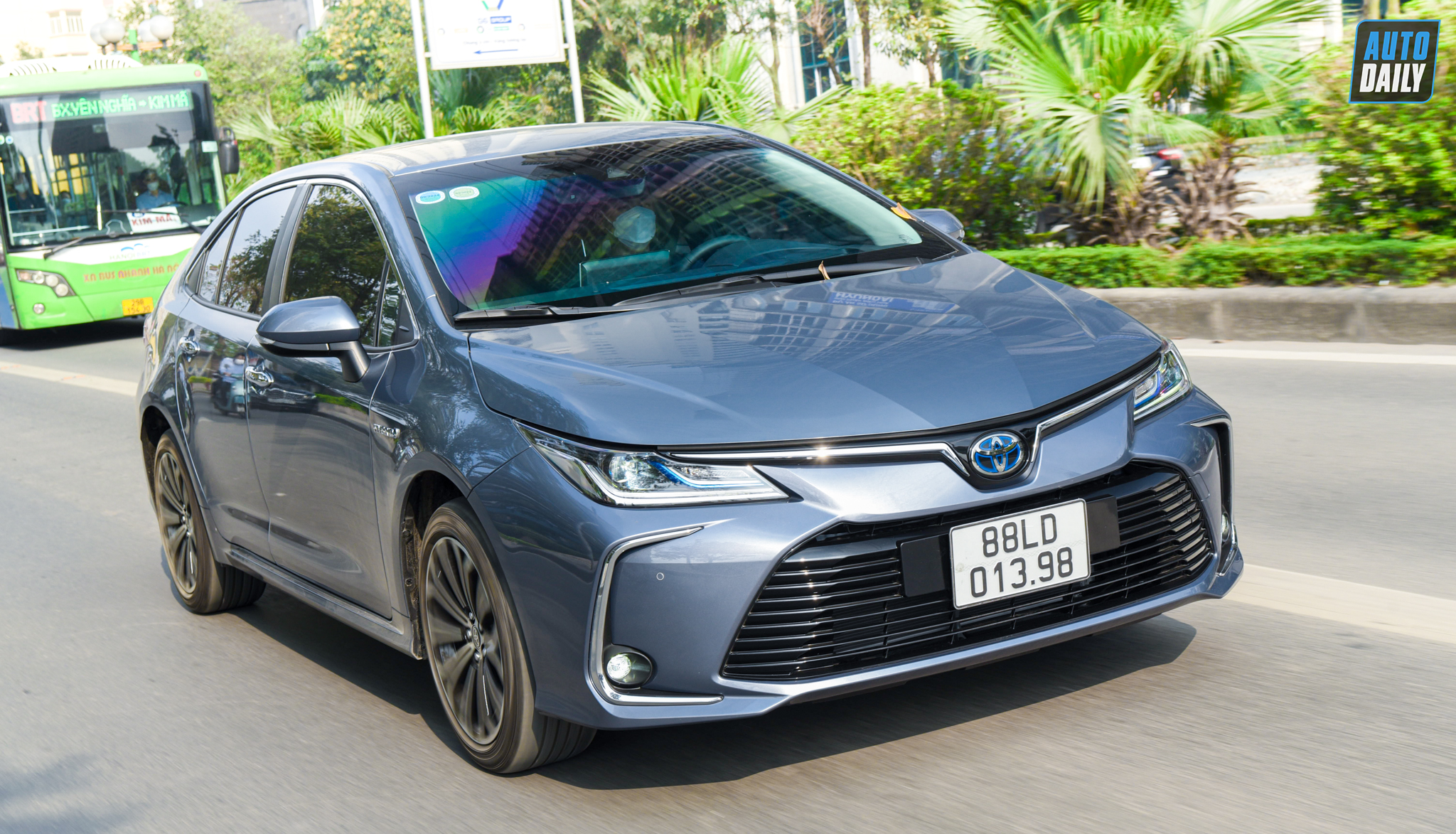 Đánh giá Toyota Corolla Altis Hybrid 2022: Thay đổi mang đến nhiều cảm xúc mới  toyota-corolla-altis-hybrid-028.jpg
