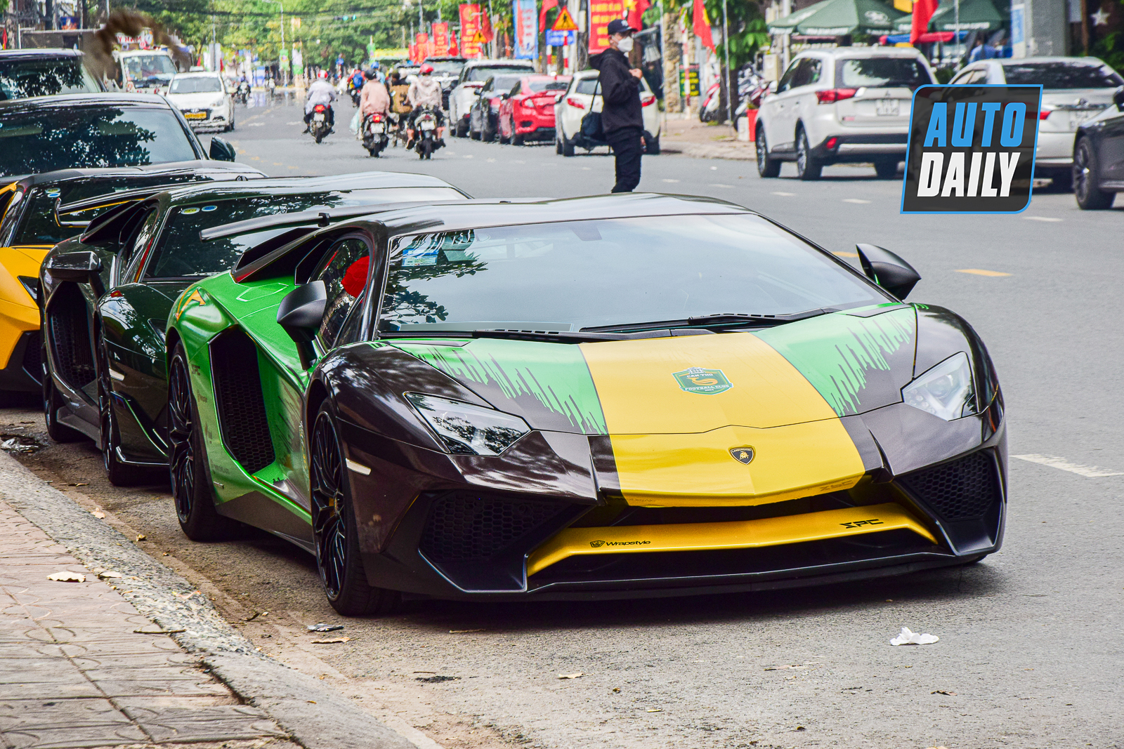 Bộ ba Lamborghini Aventador sản xuất giới hạn xuất hiện tại Cần Thơ dan-xe-tram-ty-autodaily-2.JPG