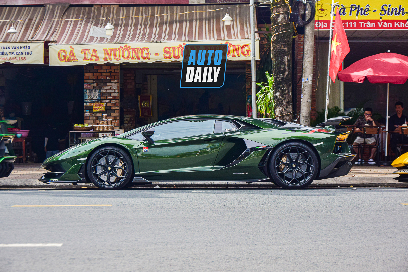 Bộ ba Lamborghini Aventador sản xuất giới hạn xuất hiện tại Cần Thơ dan-xe-tram-ty-autodaily-6.JPG