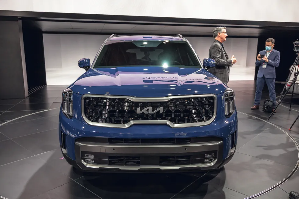 Ảnh thực tế Kia Telluride 2023: Nam tính, sang trọng, nhiều công nghệ an toàn, quyết đấu Explorer 2023-kia-telluride-x-pro-6116-1649863912.webp