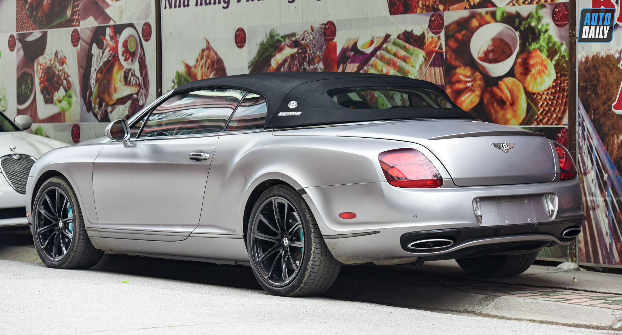 Bentley Continental SuperSports Convertible xuất hiện tại Hà Nội adt-2656.jpg
