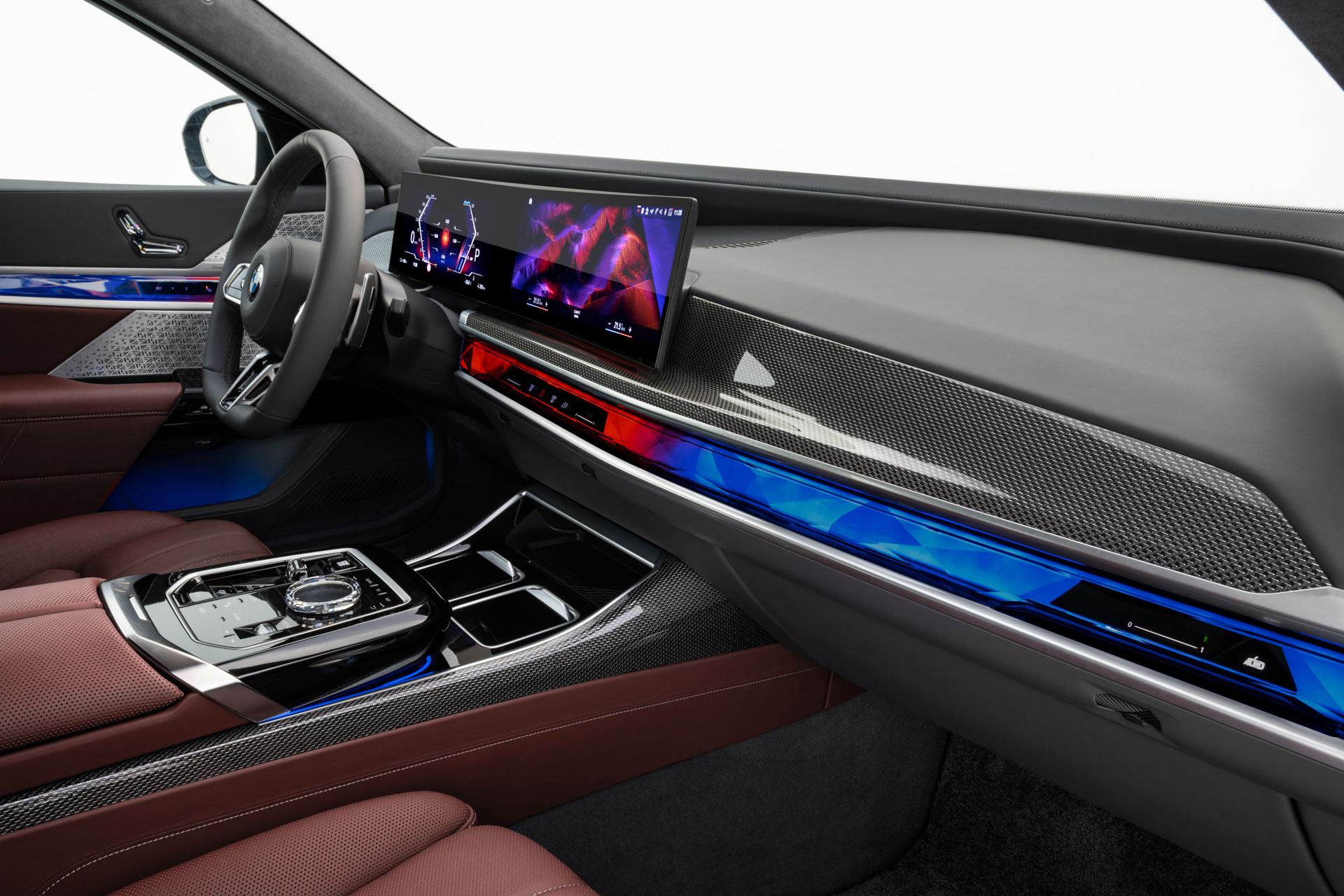 BMW 7-Series 2023 ra mắt với màn hình siêu rộng 31 inch dành cho hàng ghế sau p90458212-the-new-bmw-760i-xdrive-european-model-shown.jpg