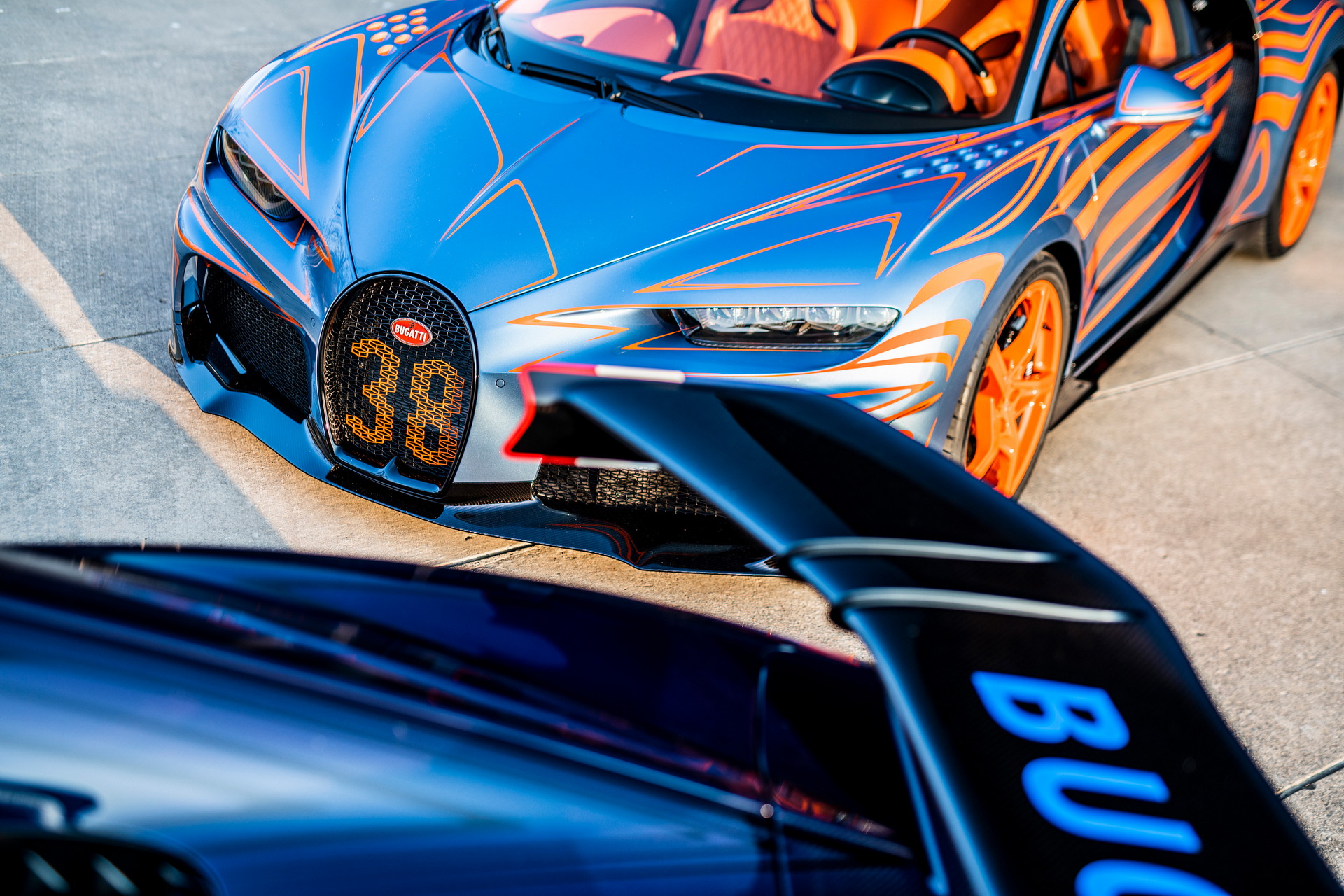 Cặp đôi Bugatti Chiron sở hữu màu sơn cá nhân hoá mất 5 tuần để hoàn thiện bugatti-chiron-vagues-de-lumiere-4.jpg