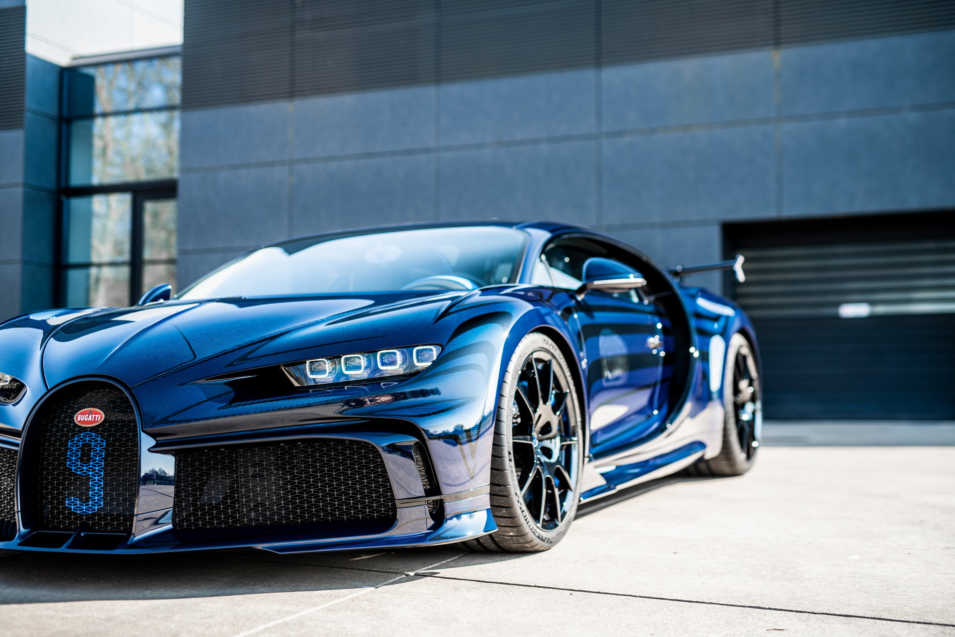 Cặp đôi Bugatti Chiron sở hữu màu sơn cá nhân hoá mất 5 tuần để hoàn thiện bugatti-chiron-vagues-de-lumiere-6.jpg