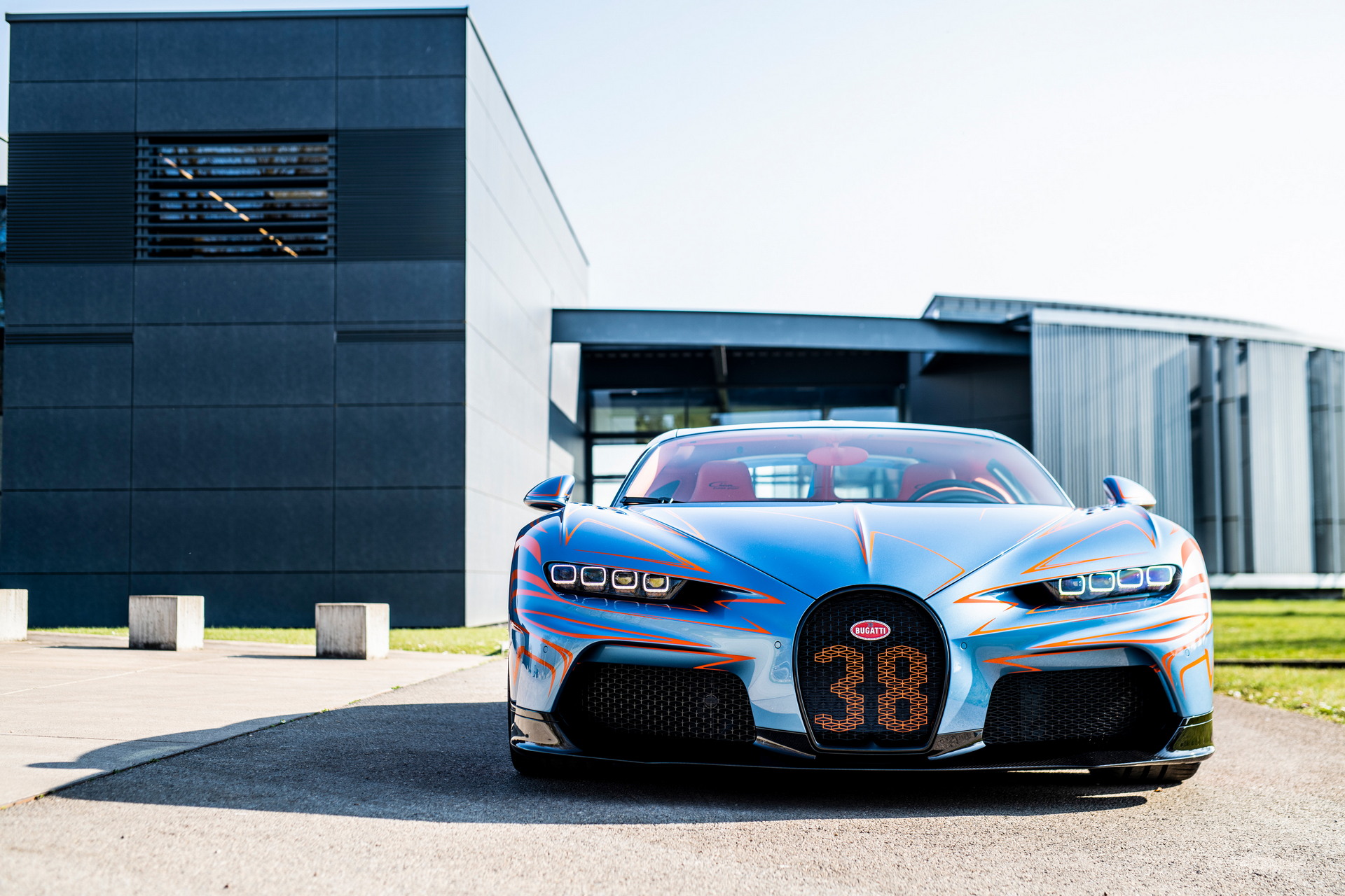 Cặp đôi Bugatti Chiron sở hữu màu sơn cá nhân hoá mất 5 tuần để hoàn thiện bugatti-chiron-vagues-de-lumiere-9.jpg