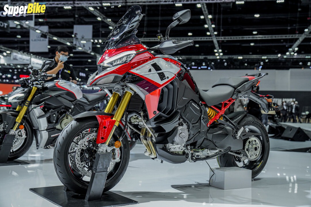 Ducati trình làng 6 mẫu xe mới sở hữu loạt trang bị xịn xò Ducati Multistrada V4 Pikes Peak 2022.jpg