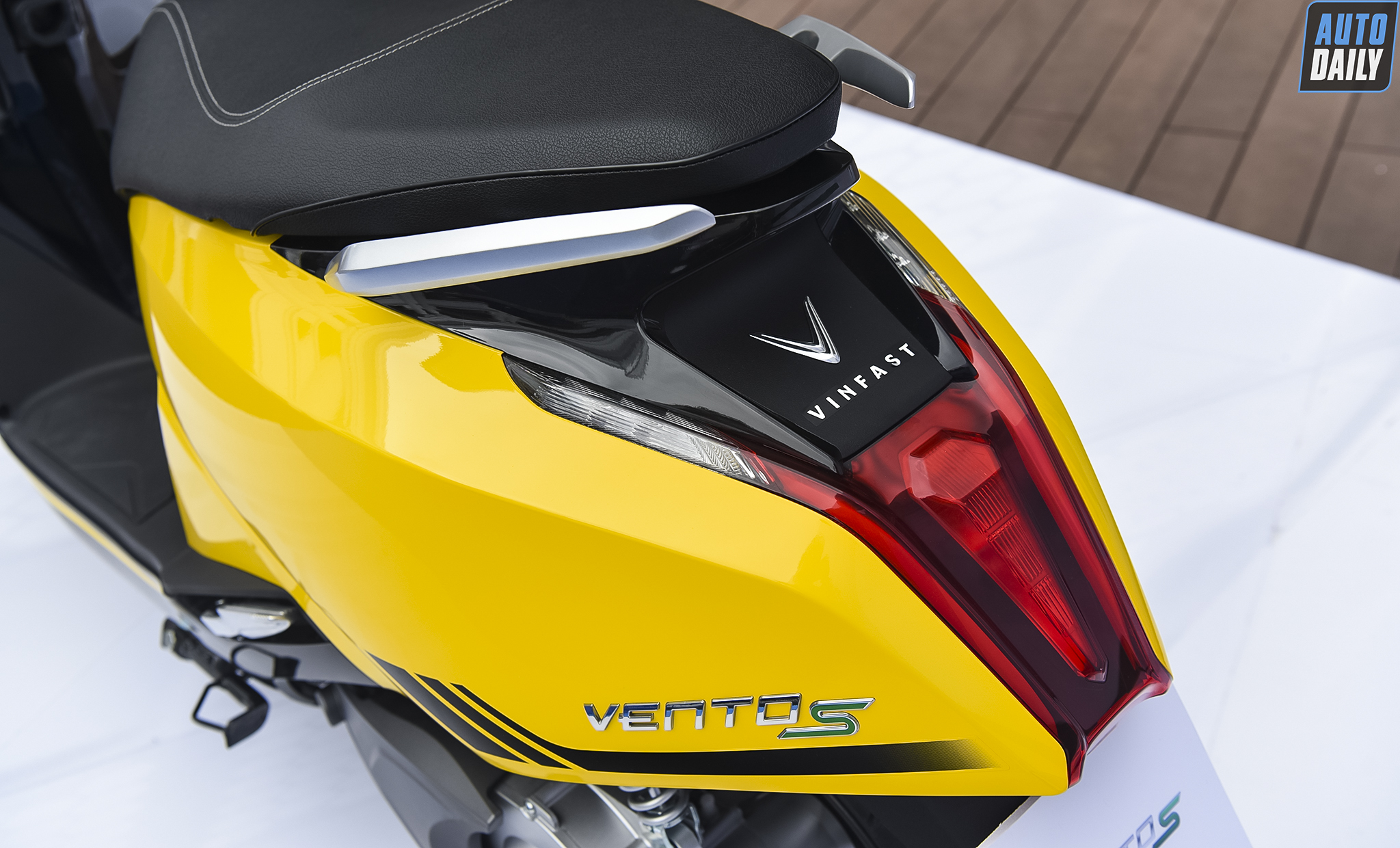 VinFast Vento S ra mắt với giá 56 triệu đồng, đi 160 km/lần sạc 15.jpg