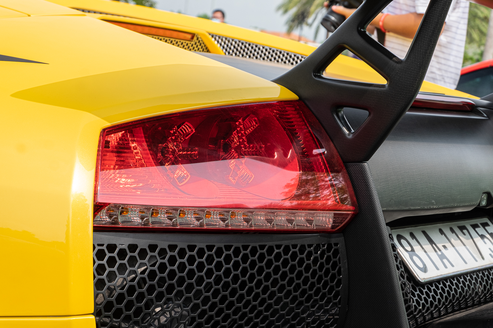 Chi tiết Lamborghini Murcielago Roadster 14 năm tuổi của doanh nhân Gia Lai lamborghini-murcielago-roadster-autodaily-11.JPG
