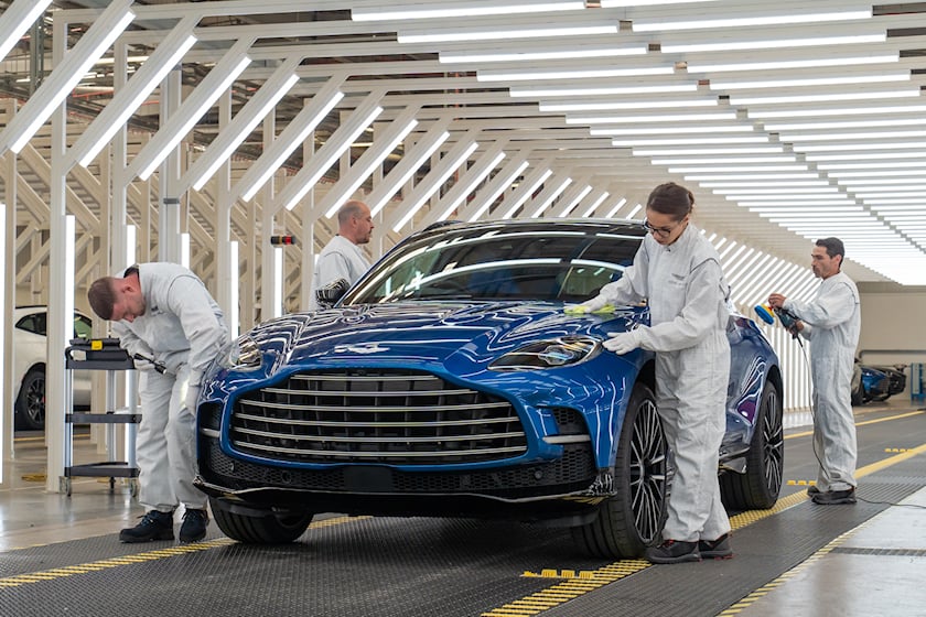 aston-martin-dbx-707-2023-2.jpg