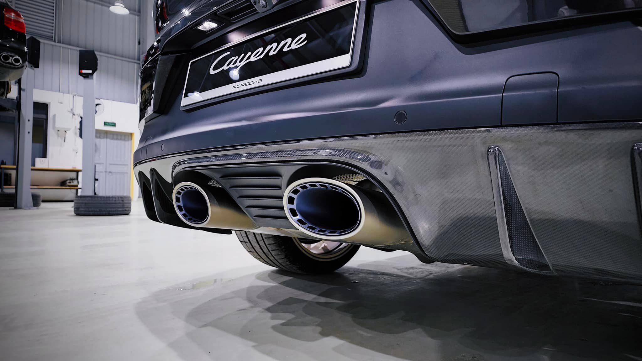 Đại gia Nam Định tậu Porsche Cayenne Turbo GT giá hơn 12 tỷ porsche-cayenne13.jpeg