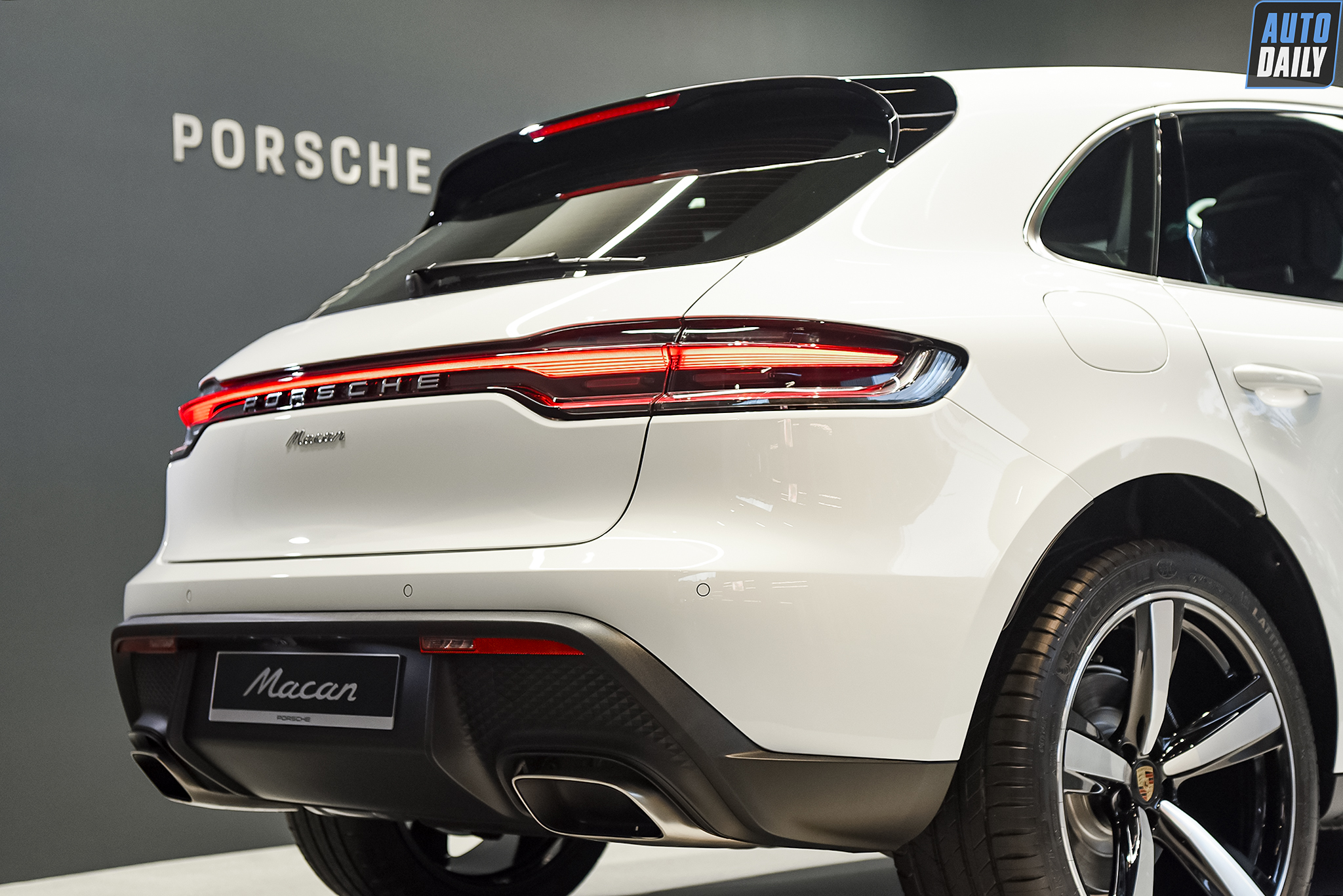 Ảnh chi tiết Porsche Macan 2022 giá từ 2,992 tỷ đồng m14.jpg