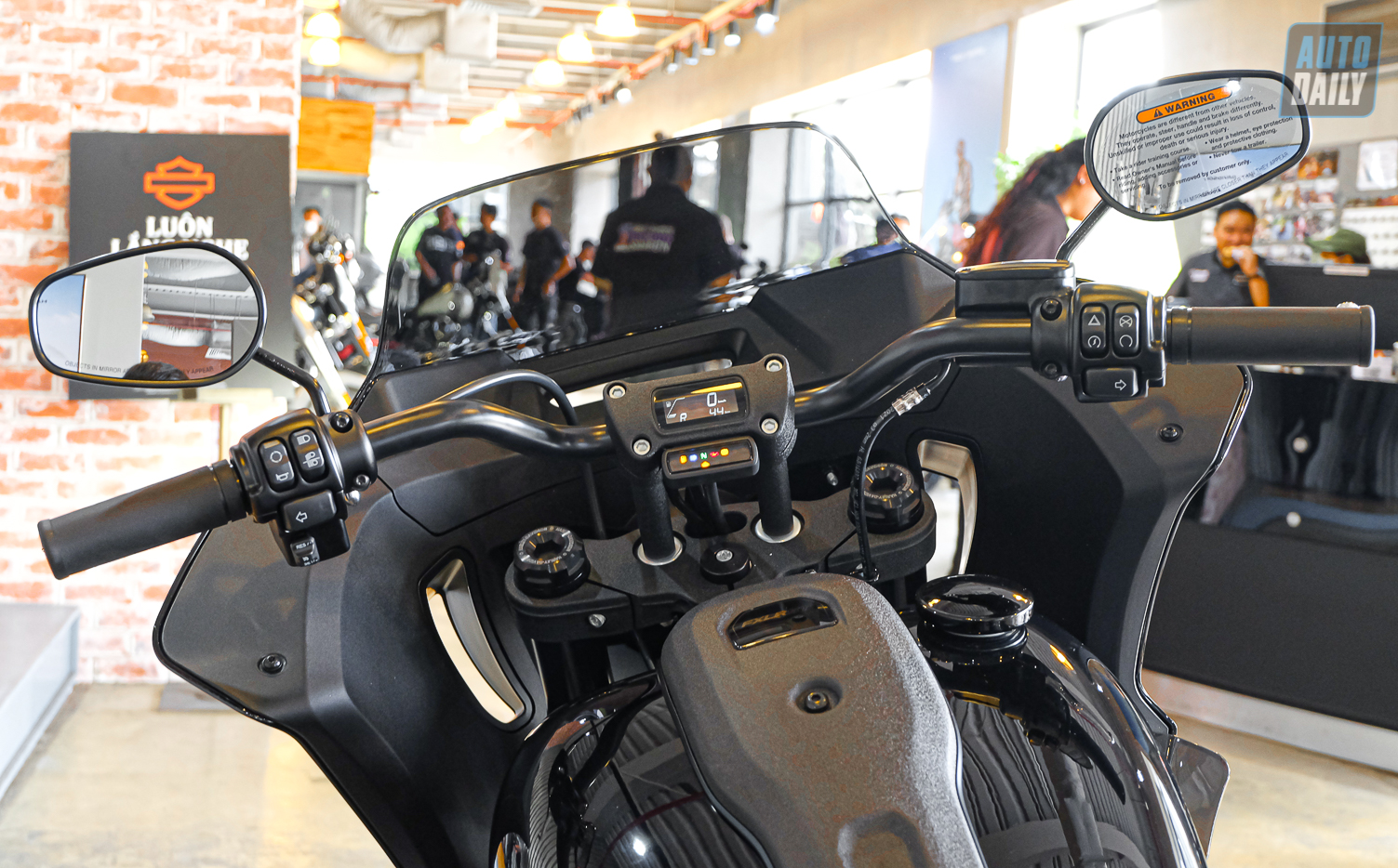 Cận cảnh Harley-Davidson Low Rider ST 2022 có giá bán từ 759 triệu đồng Harley-Davidson Low Rider ST 2022 (12).jpg