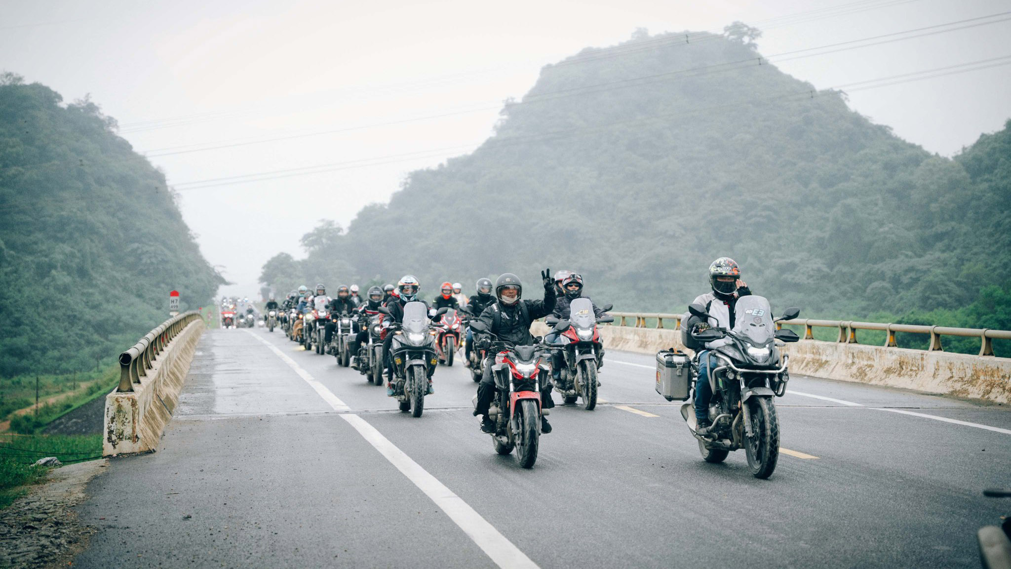 Honda Biker Day 2022: Gần 200 biker cùng nhau khám phá vẻ đẹp núi rừng Ninh Bình