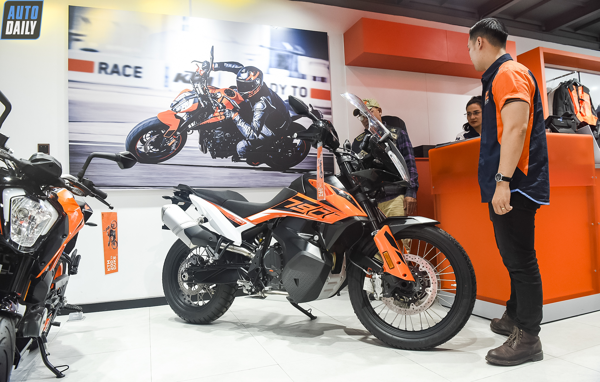 Showroom KTM & Husqvarna Motorcycles tại Hà Nội chính thức khai trương adt-0745-copy.jpg