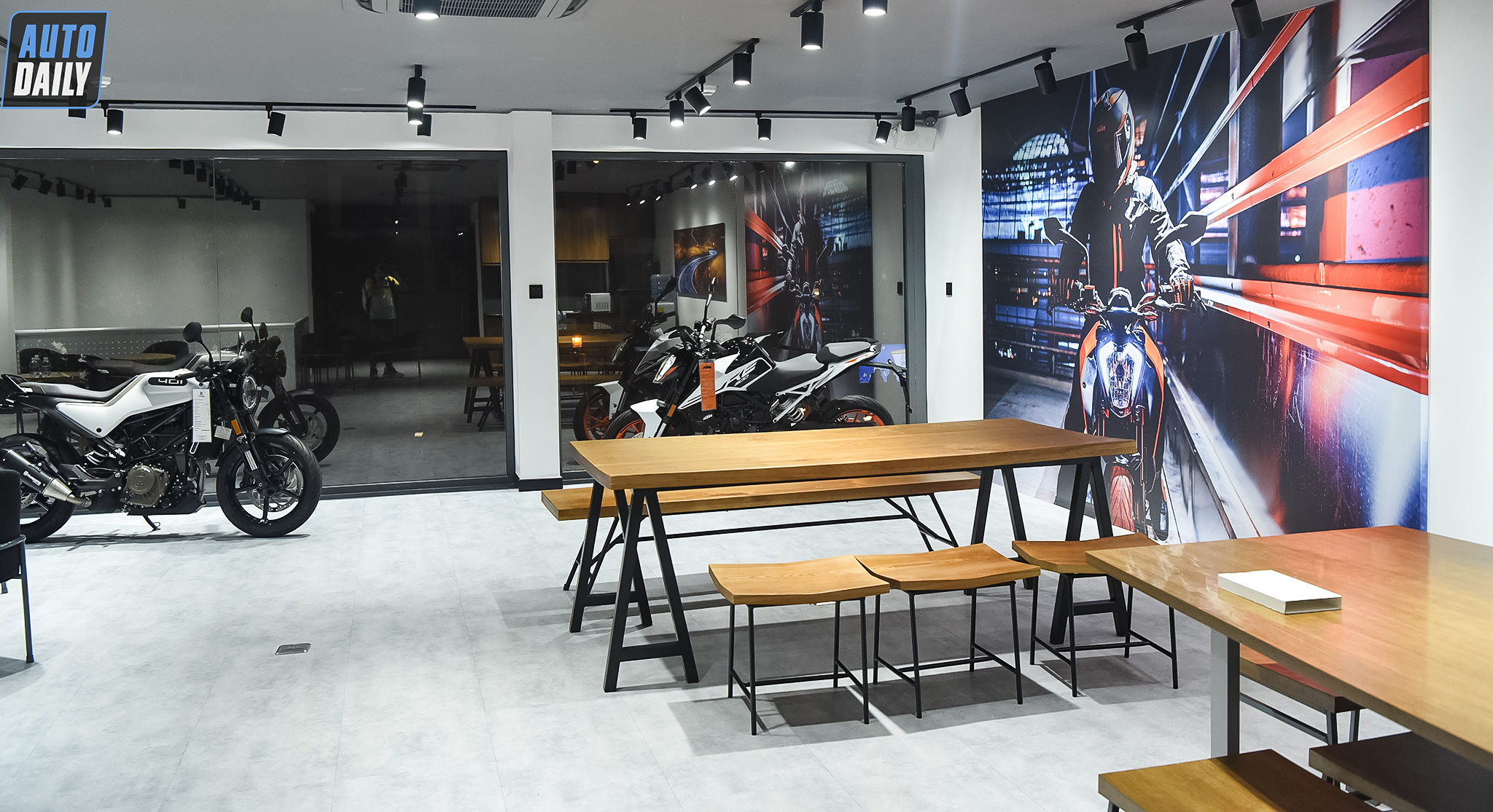 Showroom KTM & Husqvarna Motorcycles tại Hà Nội chính thức khai trương adt-0763-copy.jpg